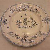 Assiette faience moustier bleue   muffragi  fait main