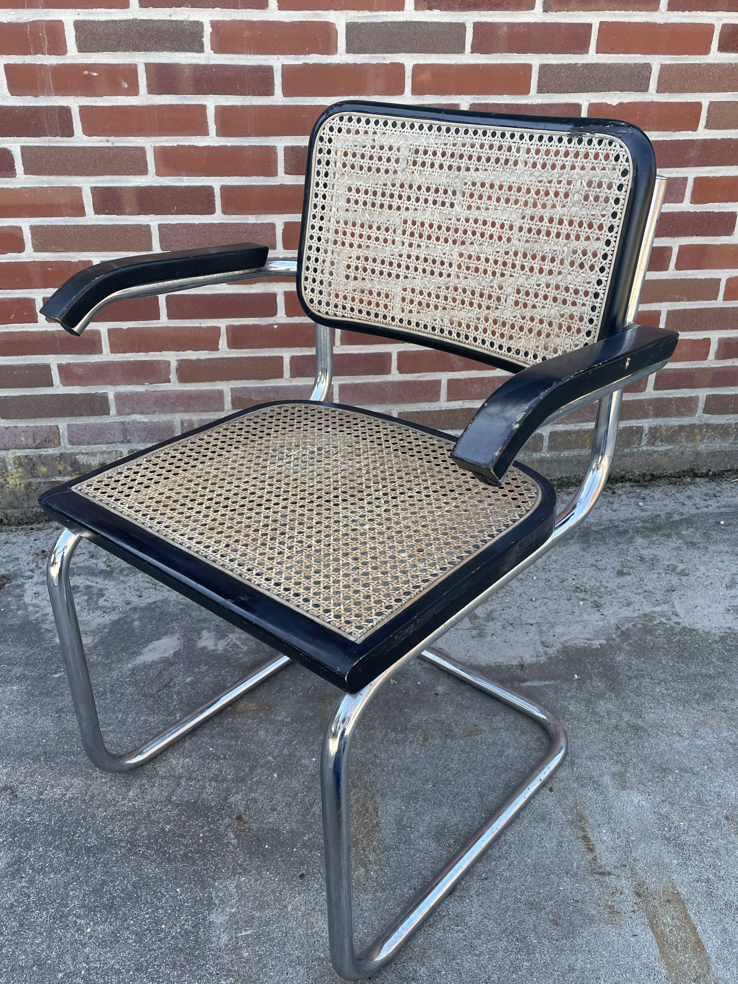 Set of 4 chairs model B64 Cesca with armrests in Black and Chrome