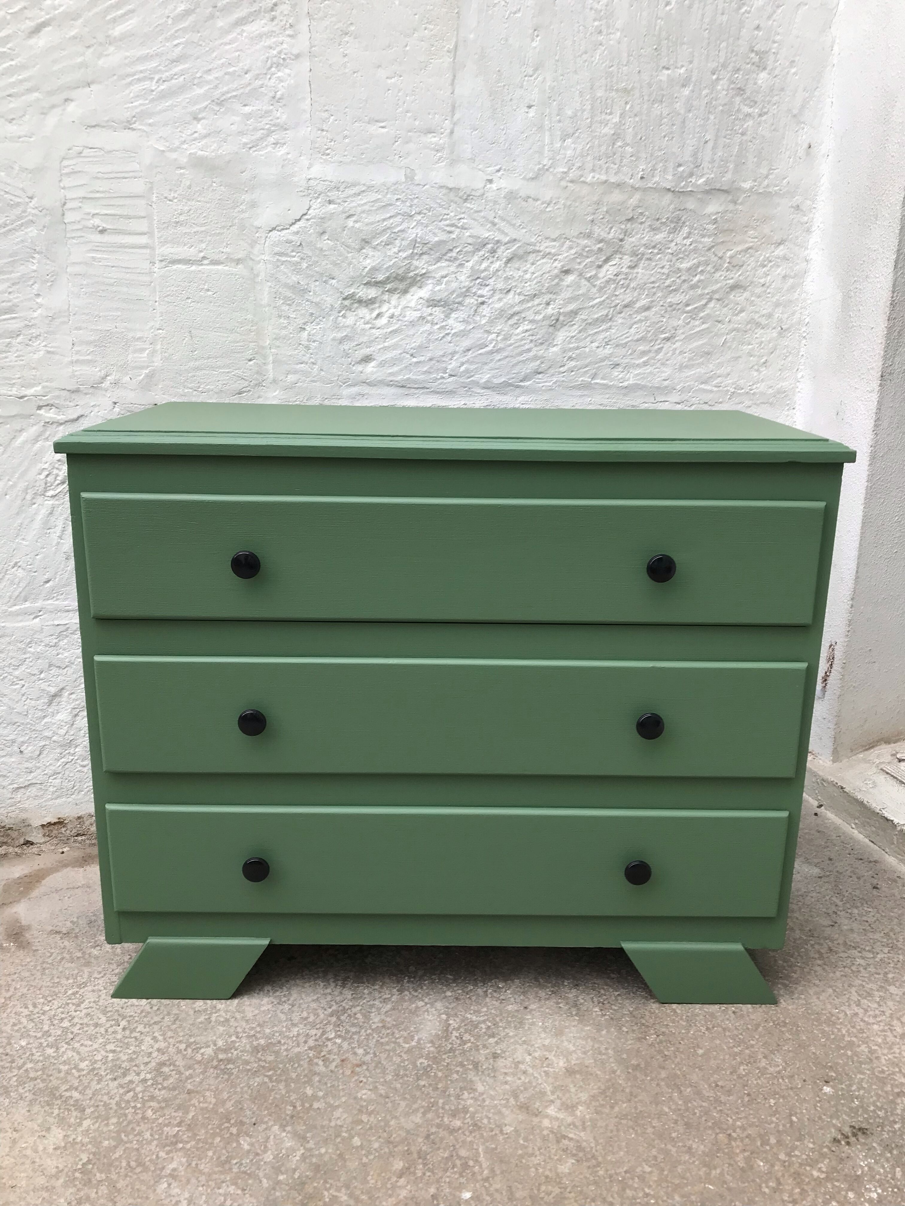 Commode year 30 Green Eucalyptus from Resources