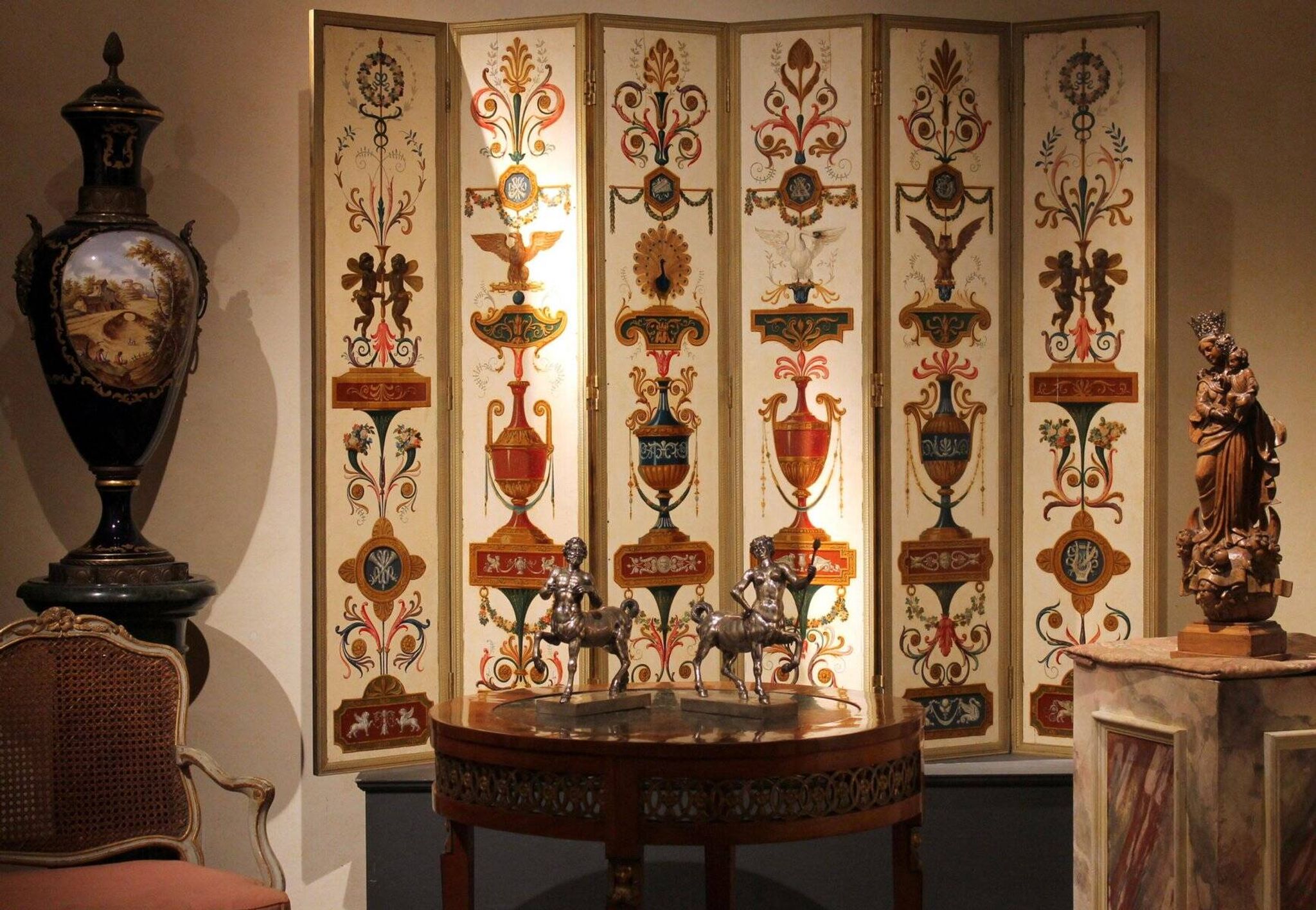 Paravent en bois peint à six panneaux italien du XIXe siècle dans un cadre en bronze doré.