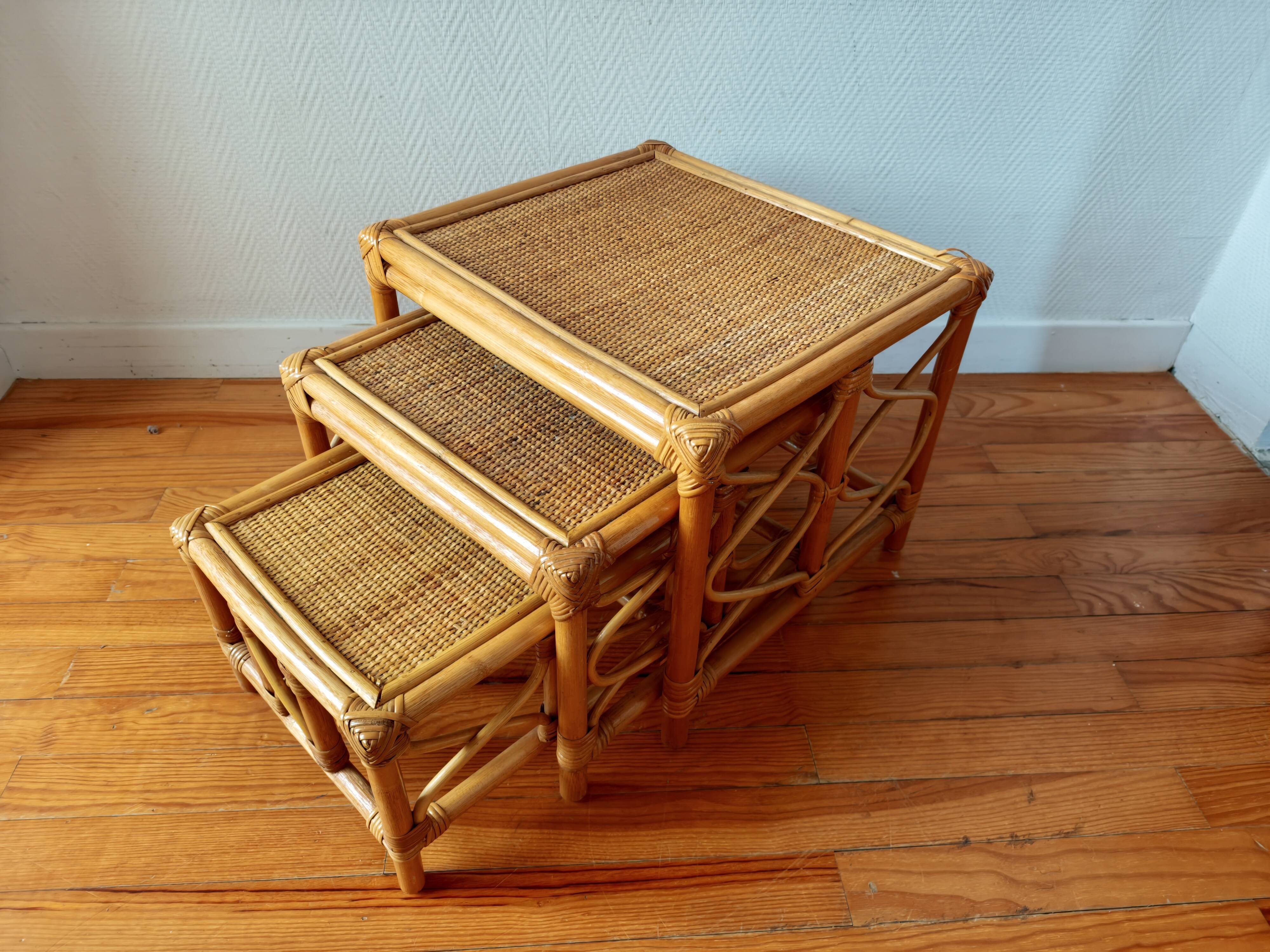 Tables gigognes en rotin et cannage – Esprit Riviera – Vers 1970/80