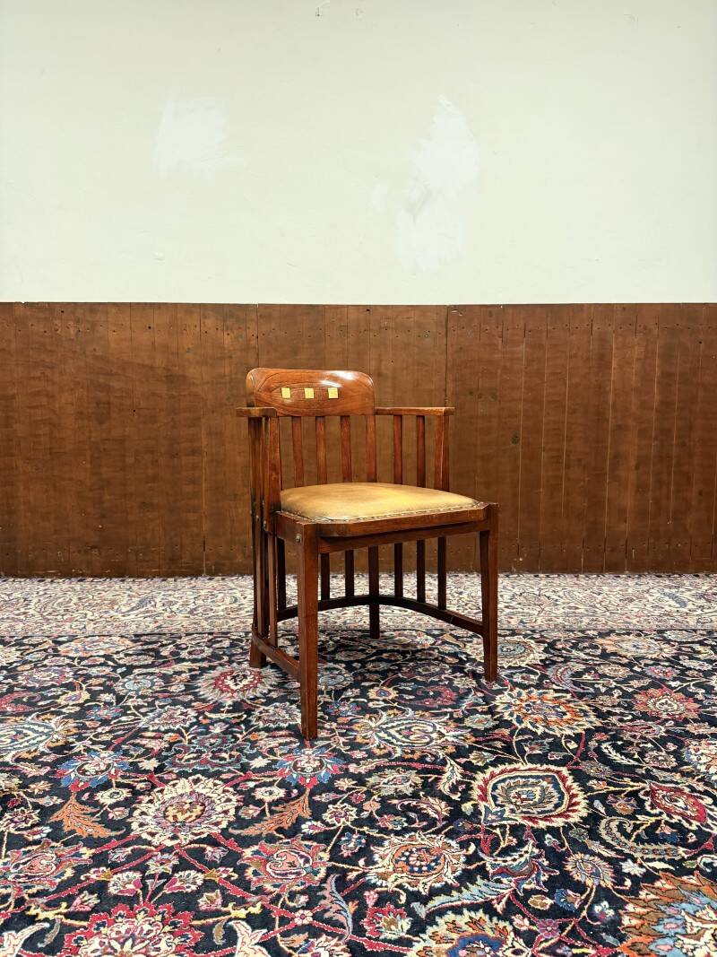 Original Globe Wernicke chair