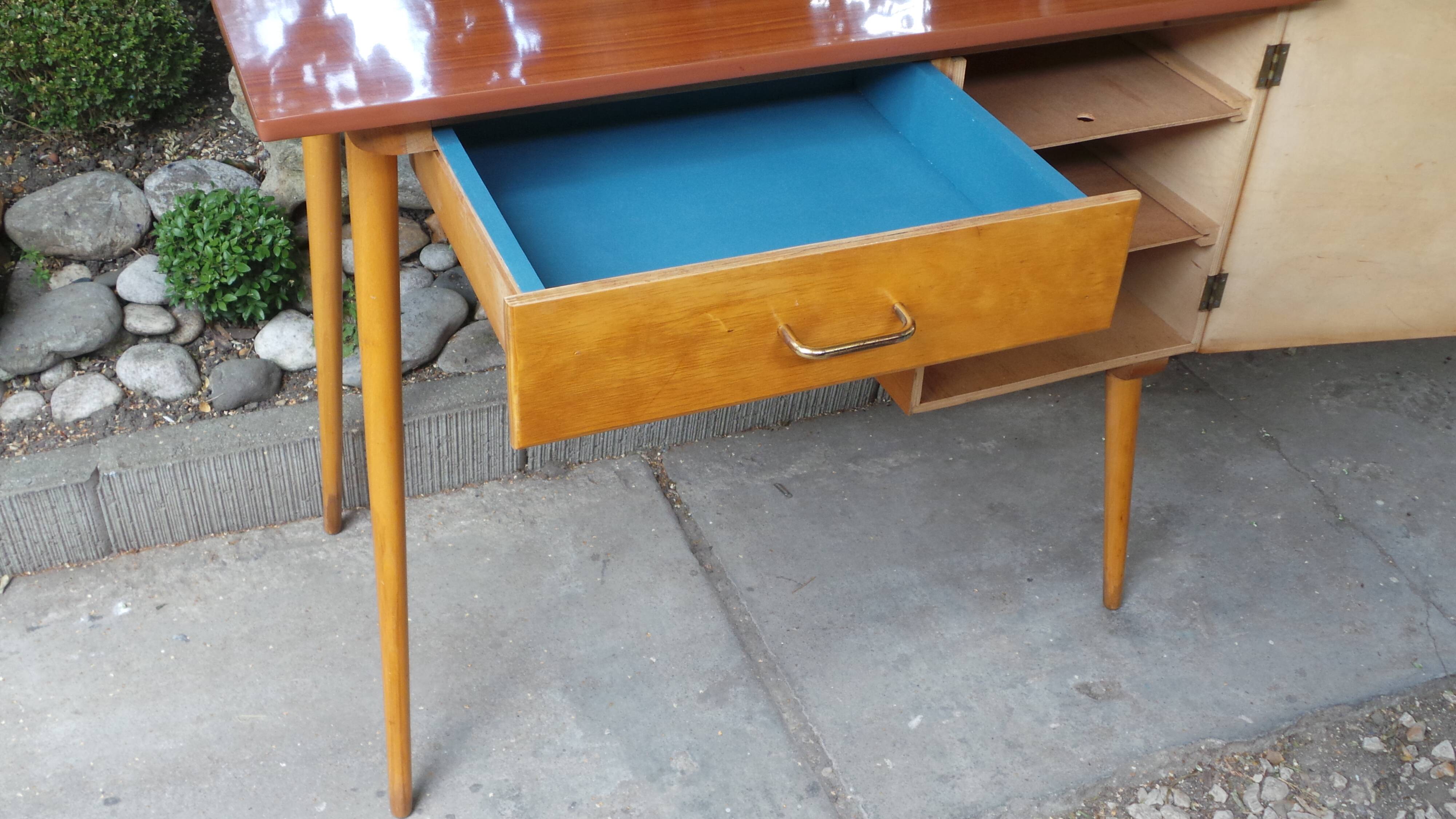 Desk feet compass baumann