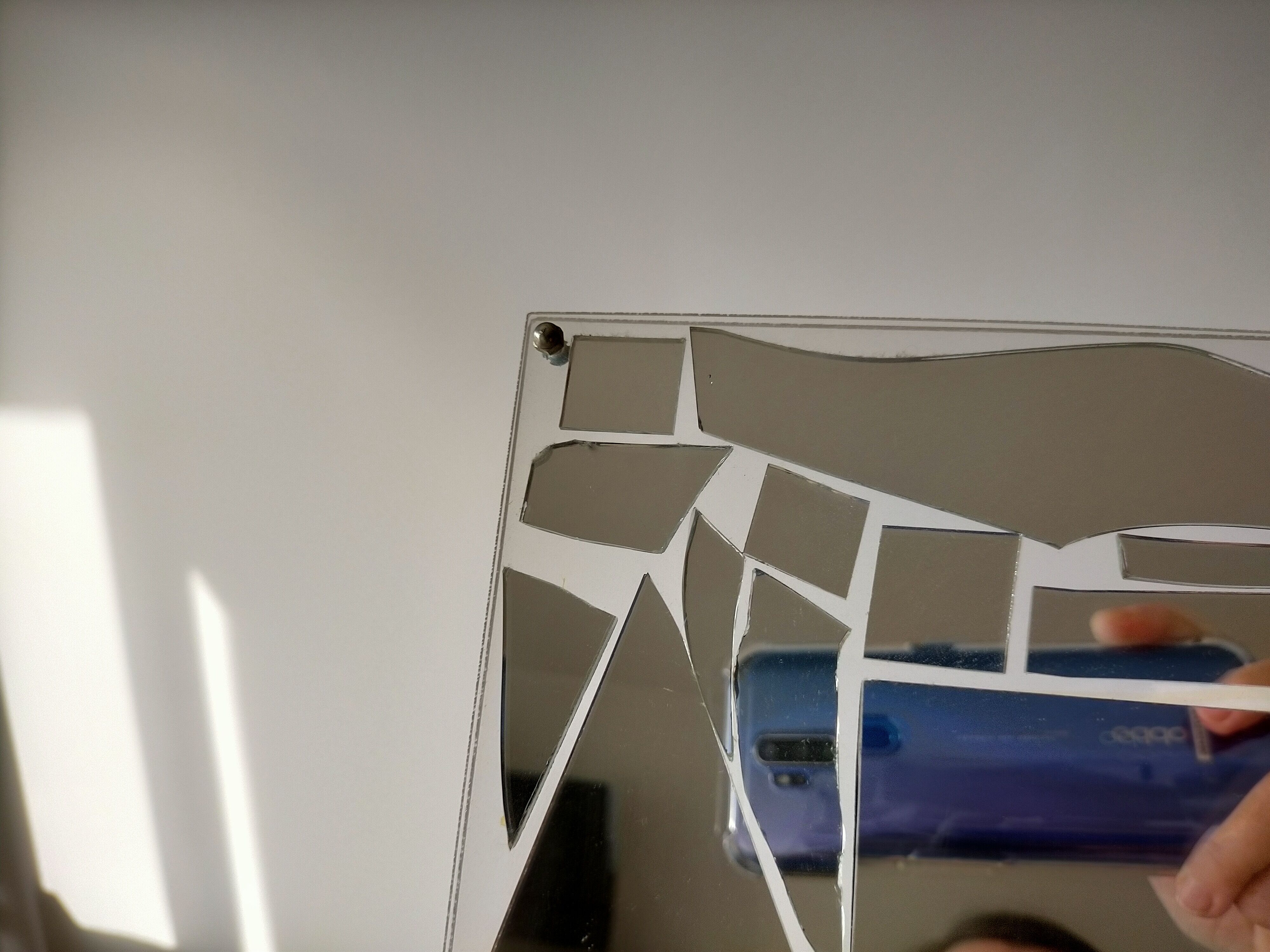 Mirror in disarray 30x30cm