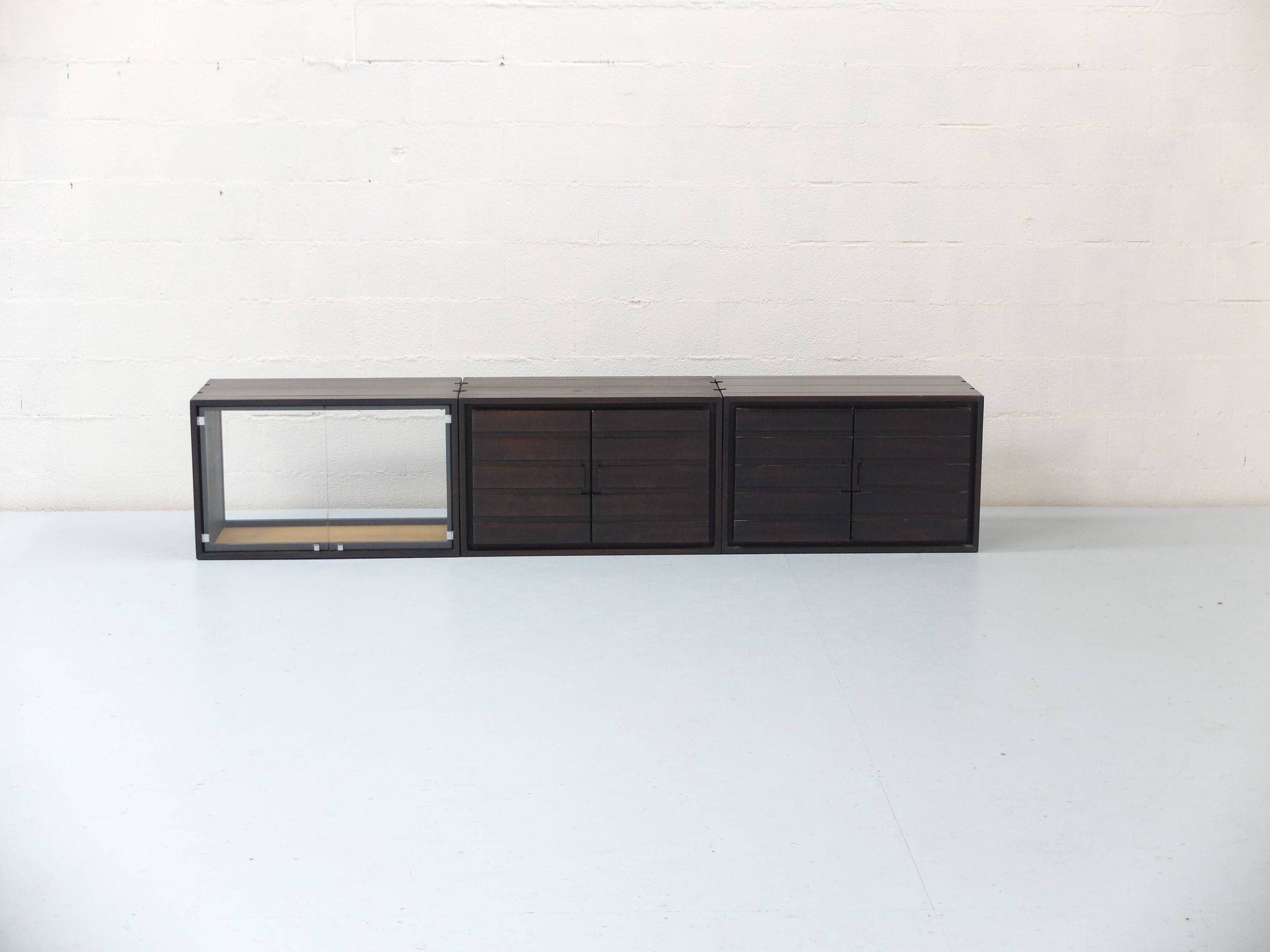 Enfilade 3 modules, bois d'iroko massif