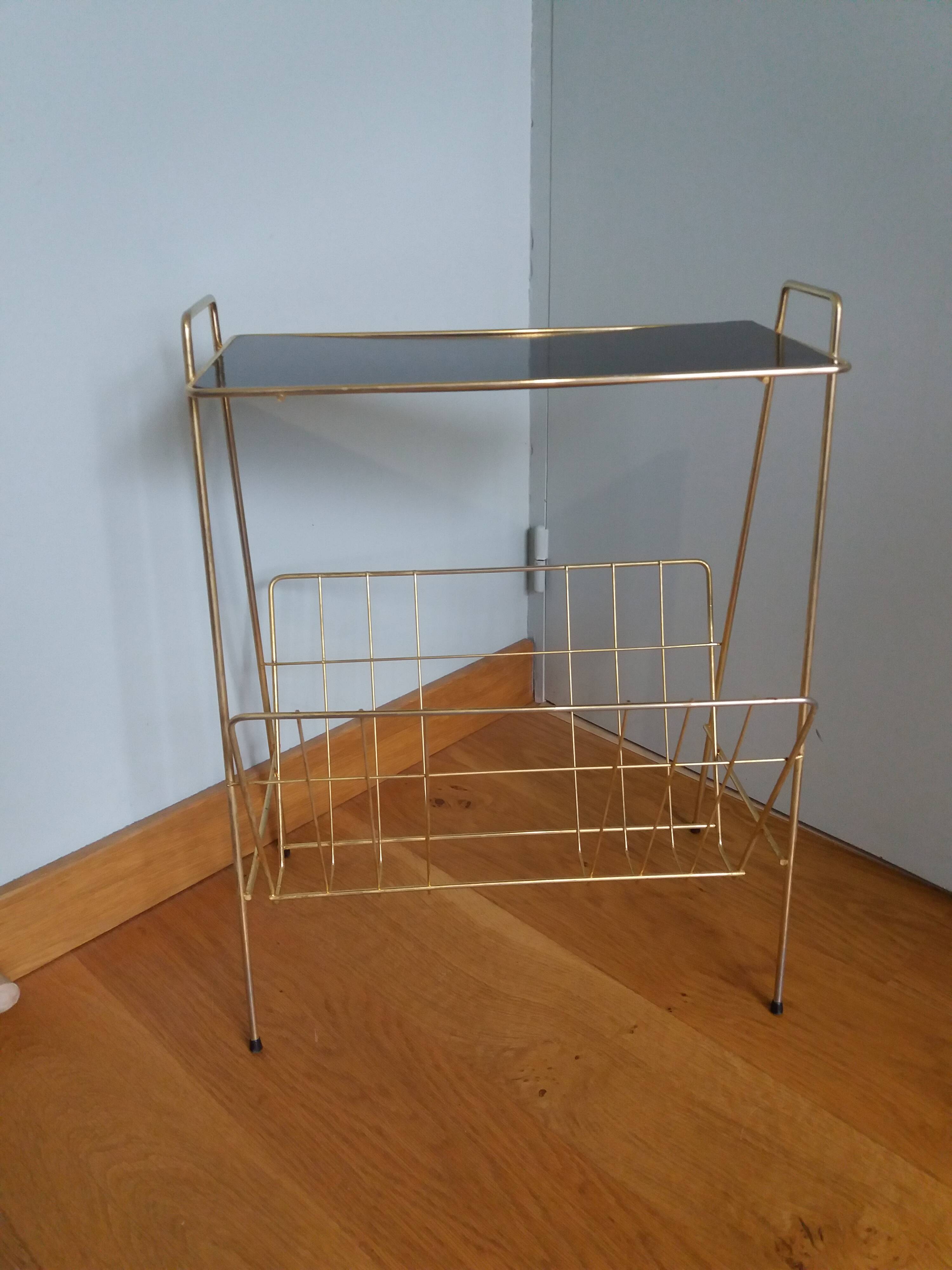 Saddle magazine holder