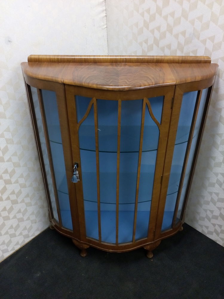 Chippendale art deco style showcase