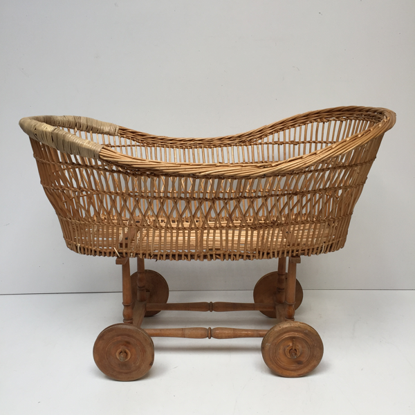 Lit Bebe Berceau Rotin Vintage Selency Lit Bebe Berceau Rotin Vintage Selency
