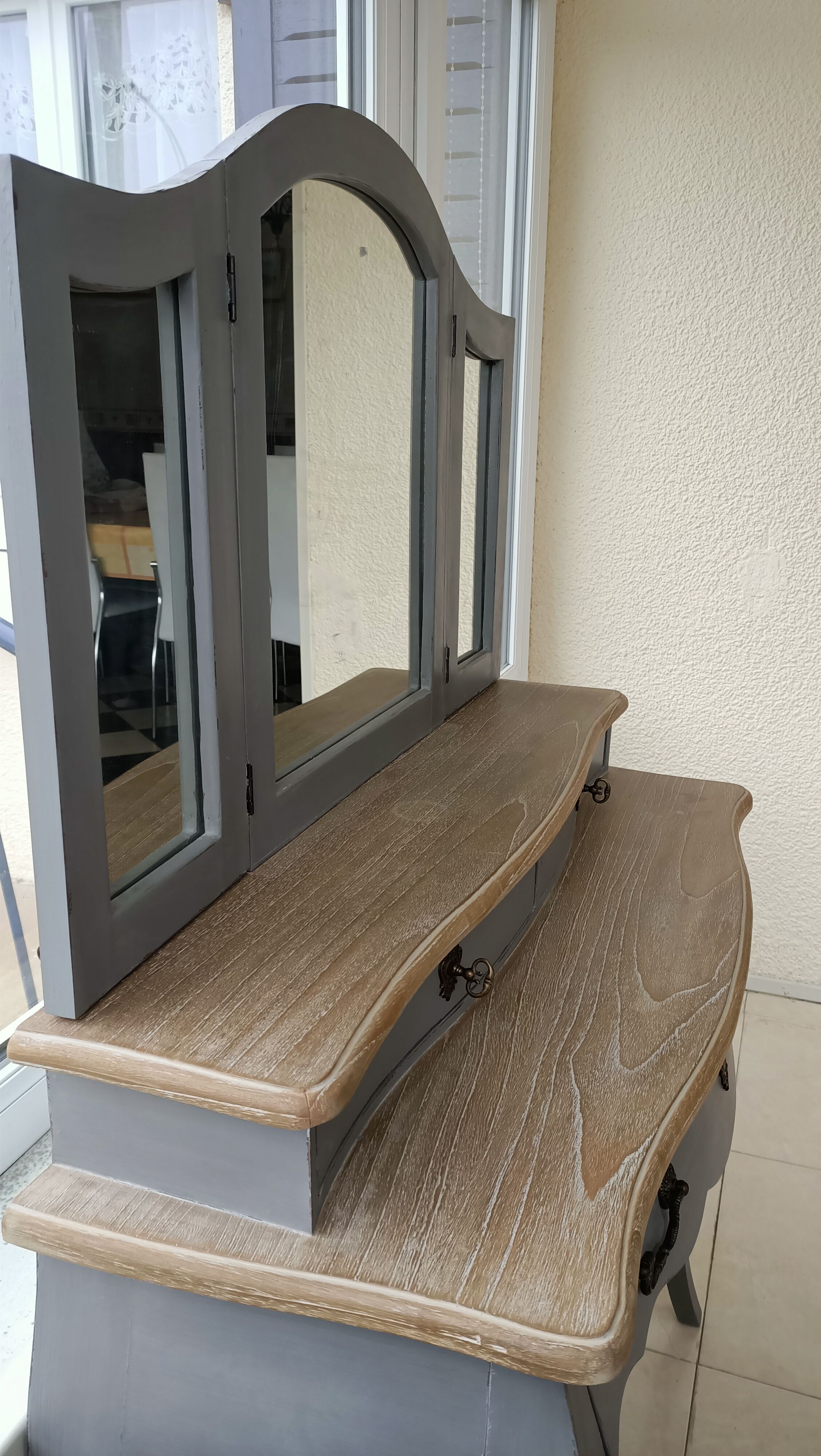 Coiffeuse à miroir triptyque