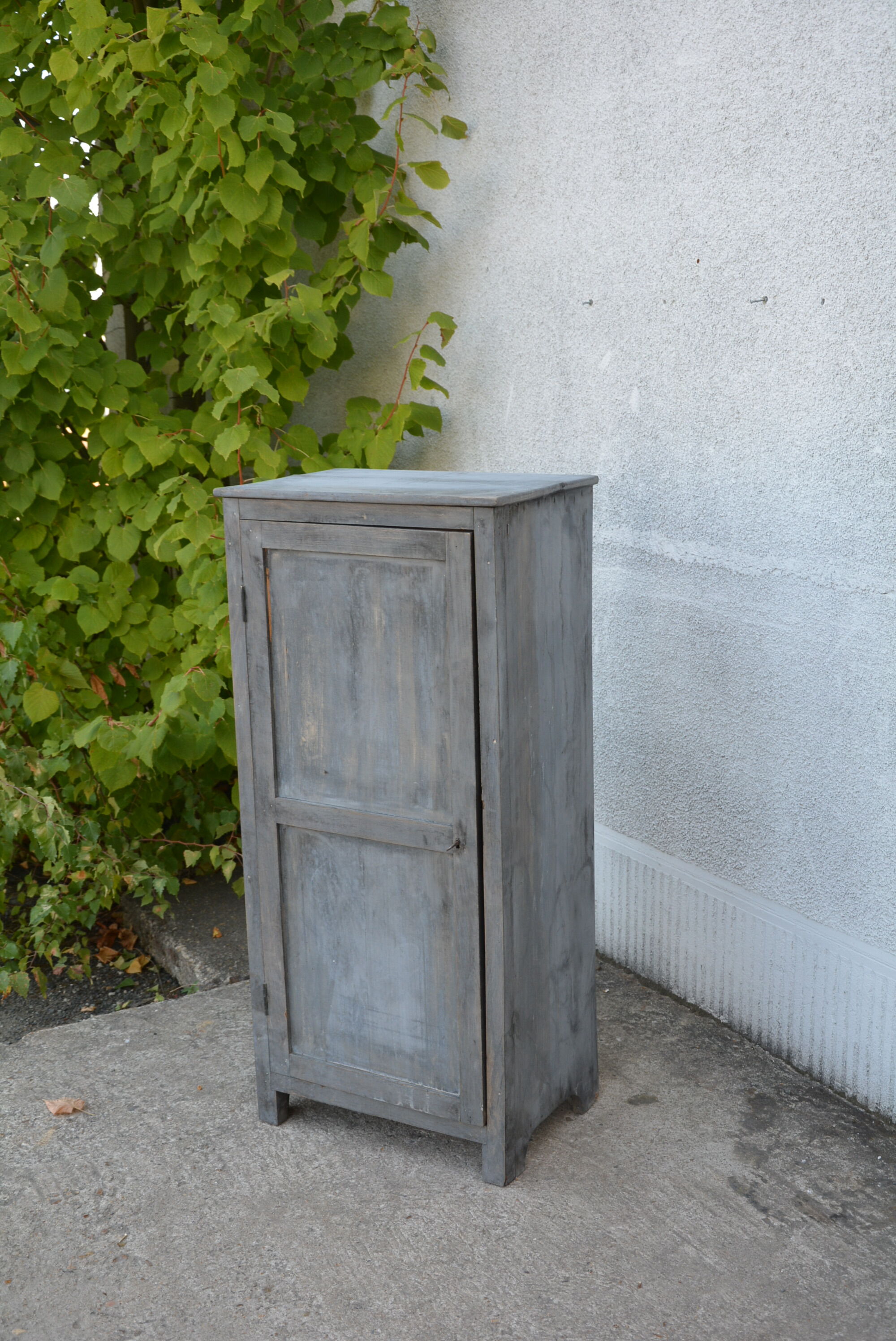 Small wardrobe, high buffet