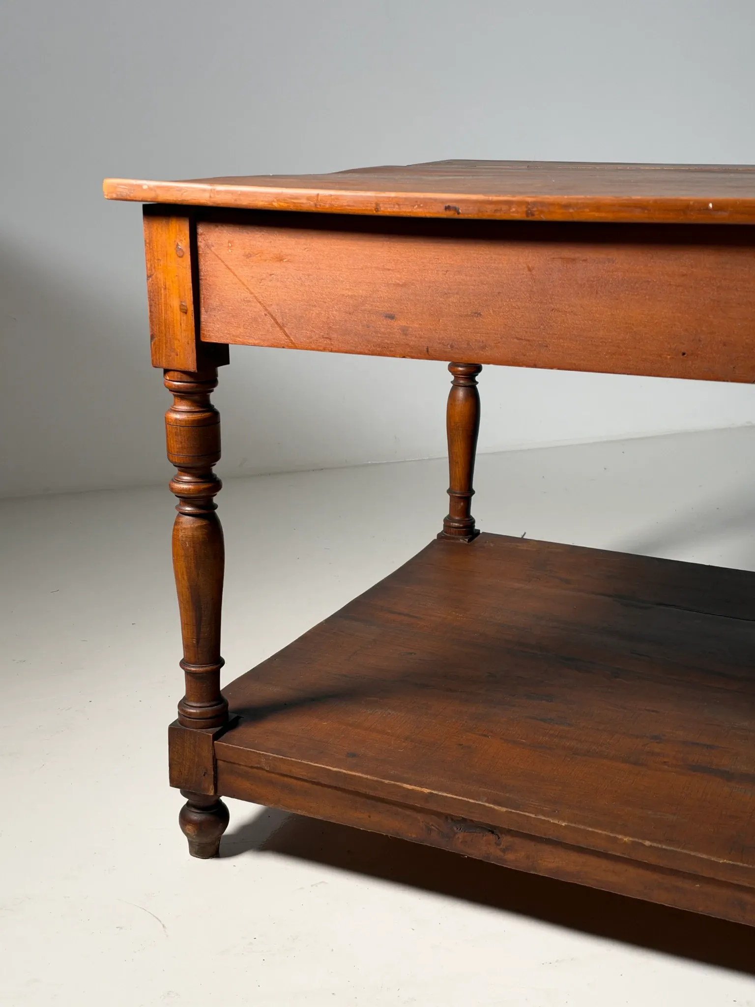 Table drapier belge vers 1920