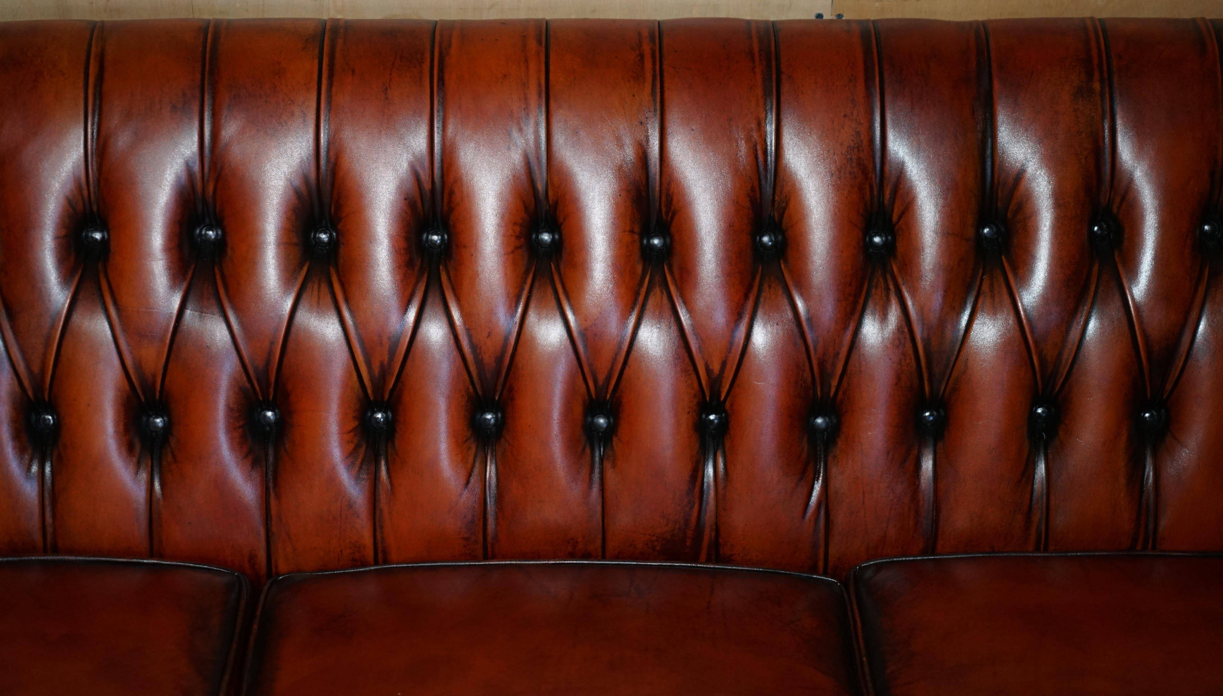 Chesterfield Club 3-seater canapé restored in Mid-Century Modern style leather