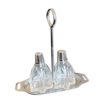Set pepper and salt shaker