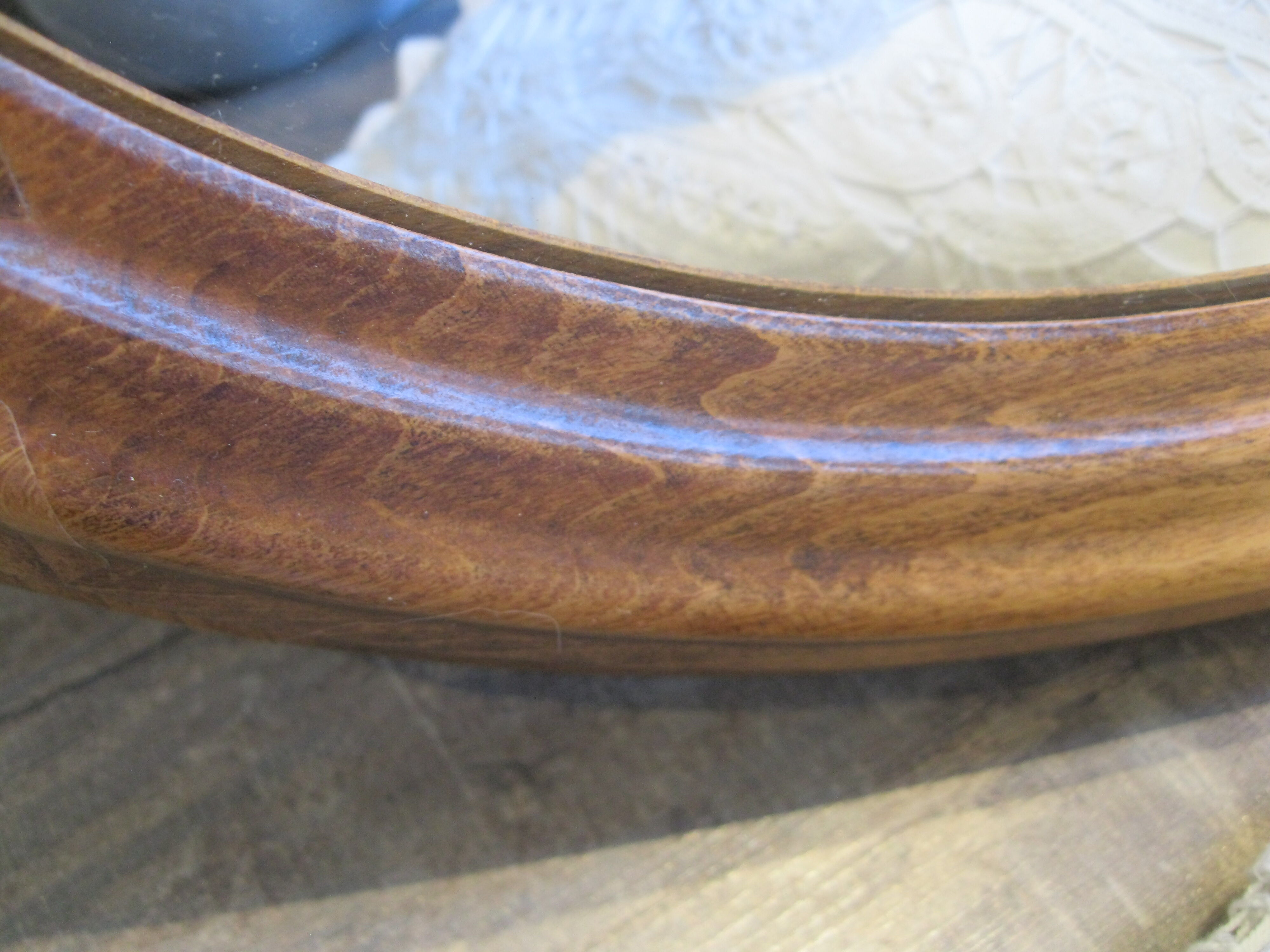 Mirror oval wood molding