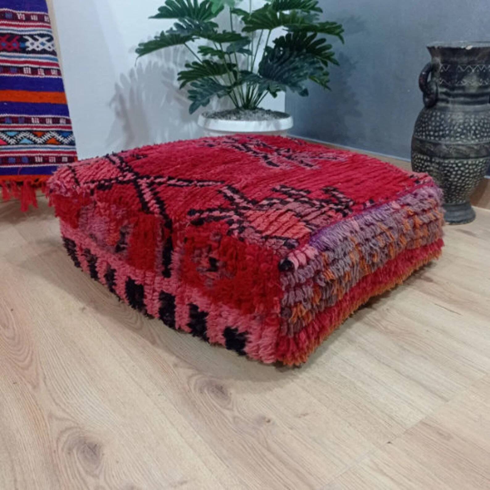 Handmade Berber pouf in wool 60 X 60 X 20 CM