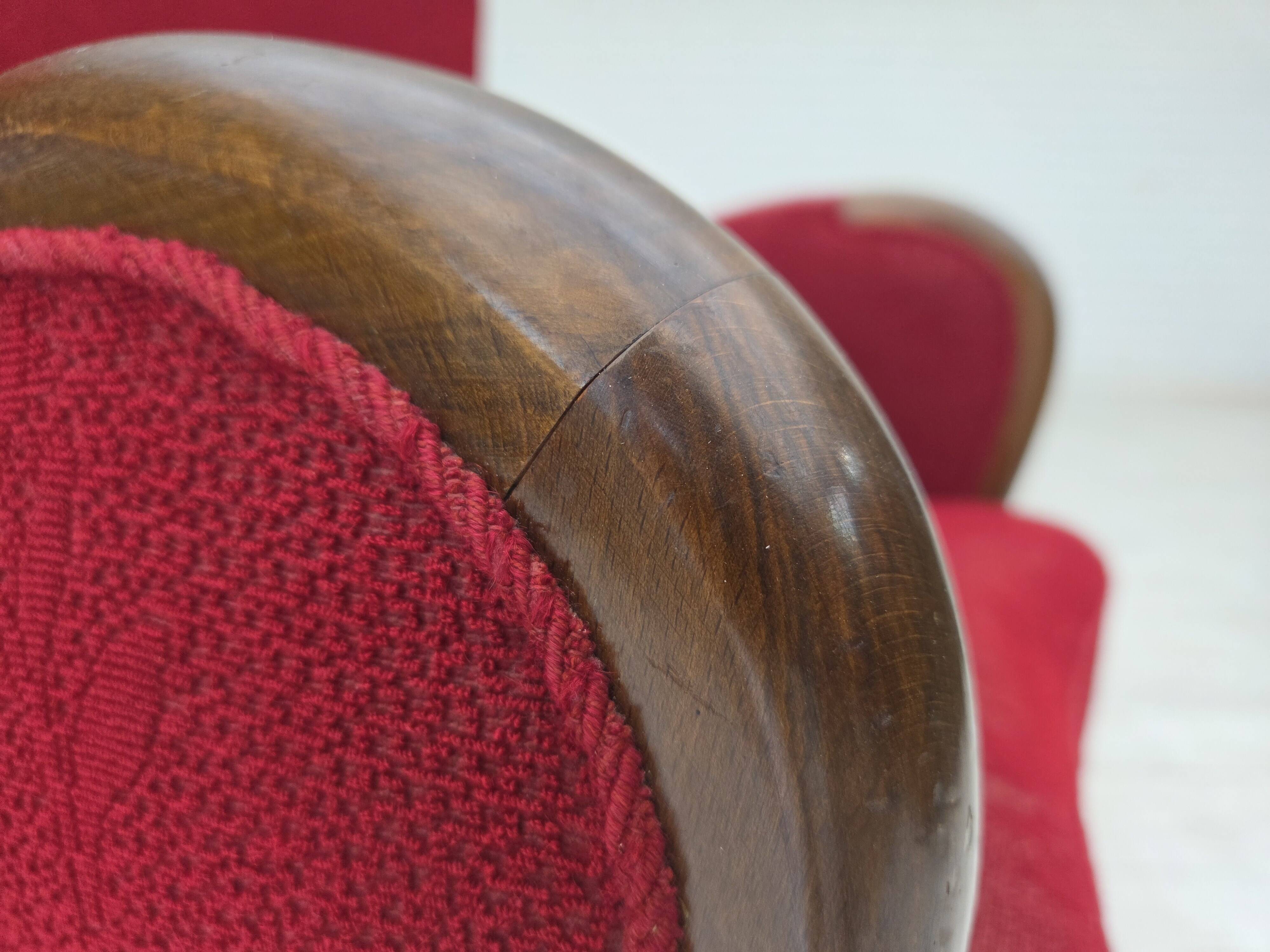 Fauteuil danois des années 1960, état d'origine, tissu en laine, pieds en bois de hêtre.