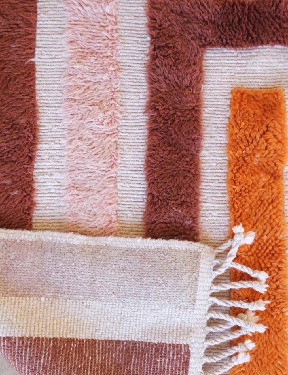 Luxurious Beni Mrirt Rug - 260 x 160 cm