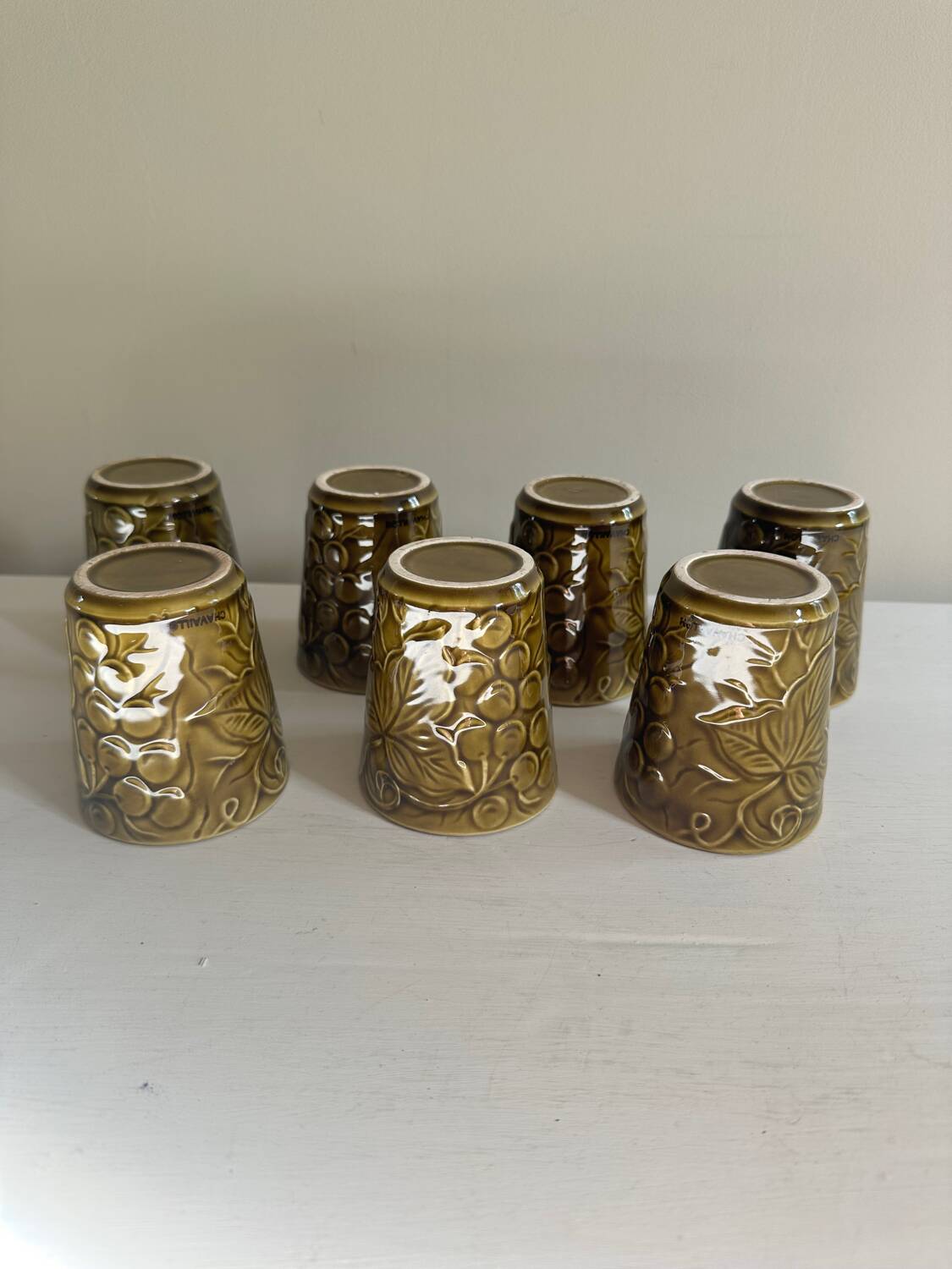 7 tasses Chavaillon de Sarreguemines olive
