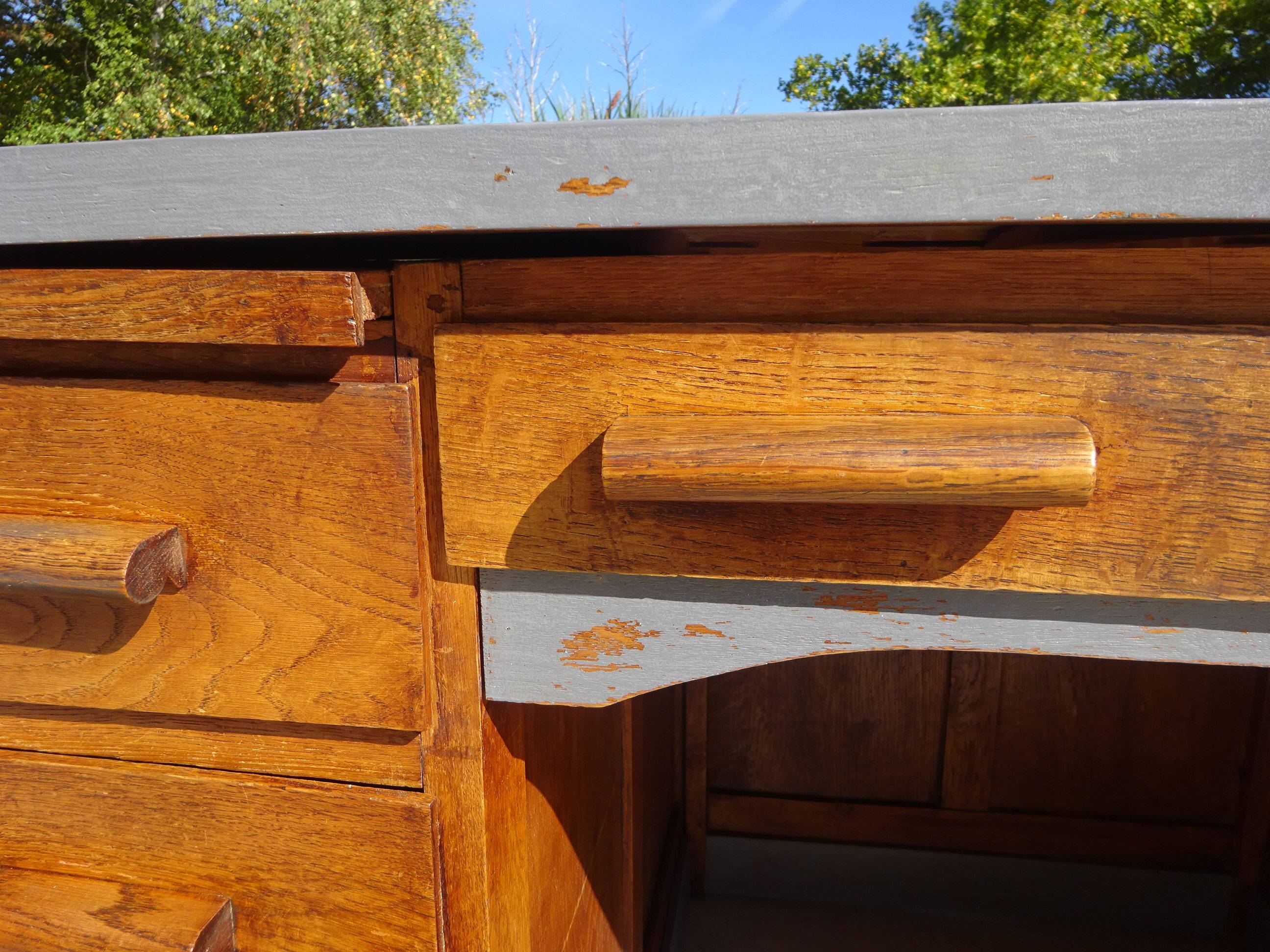 American desk, 9 drawers