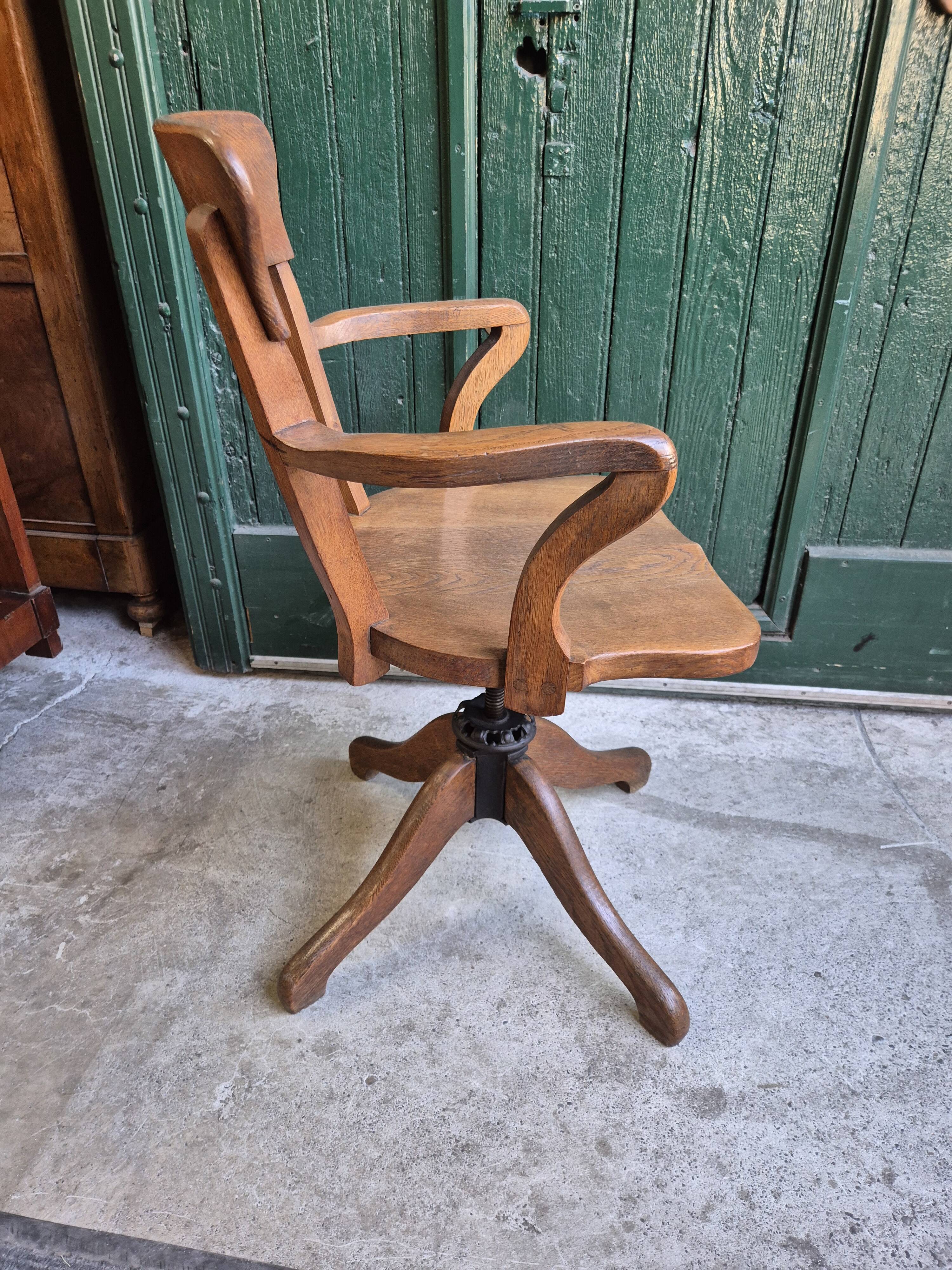 Fauteuil de bureau americain en chene reglable 1950