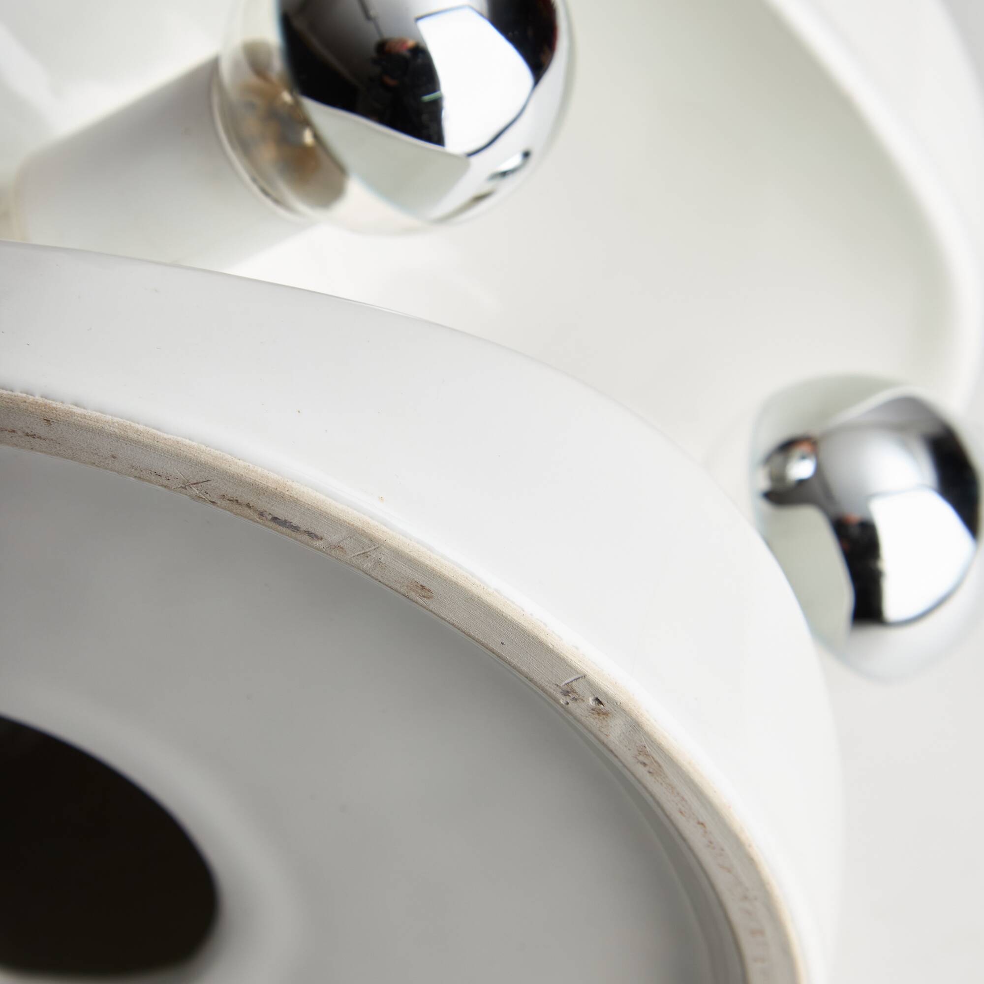 Perdomello 70 White Ceramic Lamp