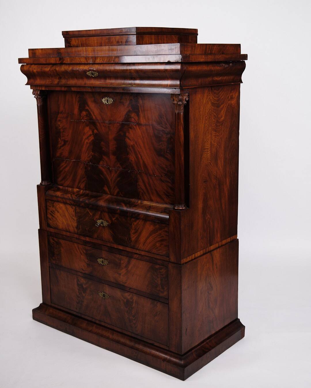 Secretary - Hand polished mahogany - Flame structure - 4 drawers - Year 1840s
