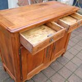 Louis XV buffet in walnut from the early 19th century.