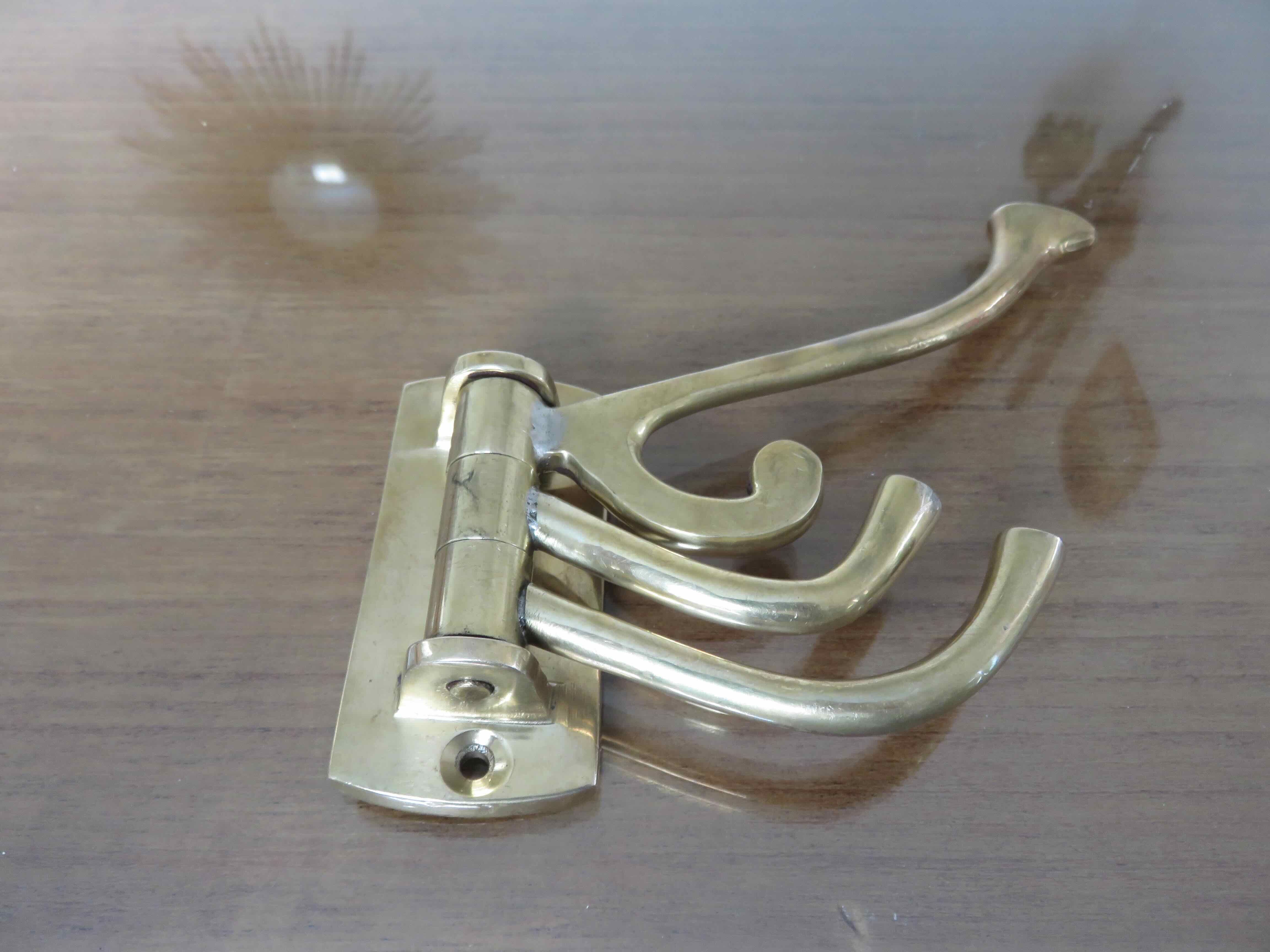 Wall coat rack 4 swivel brass hooks