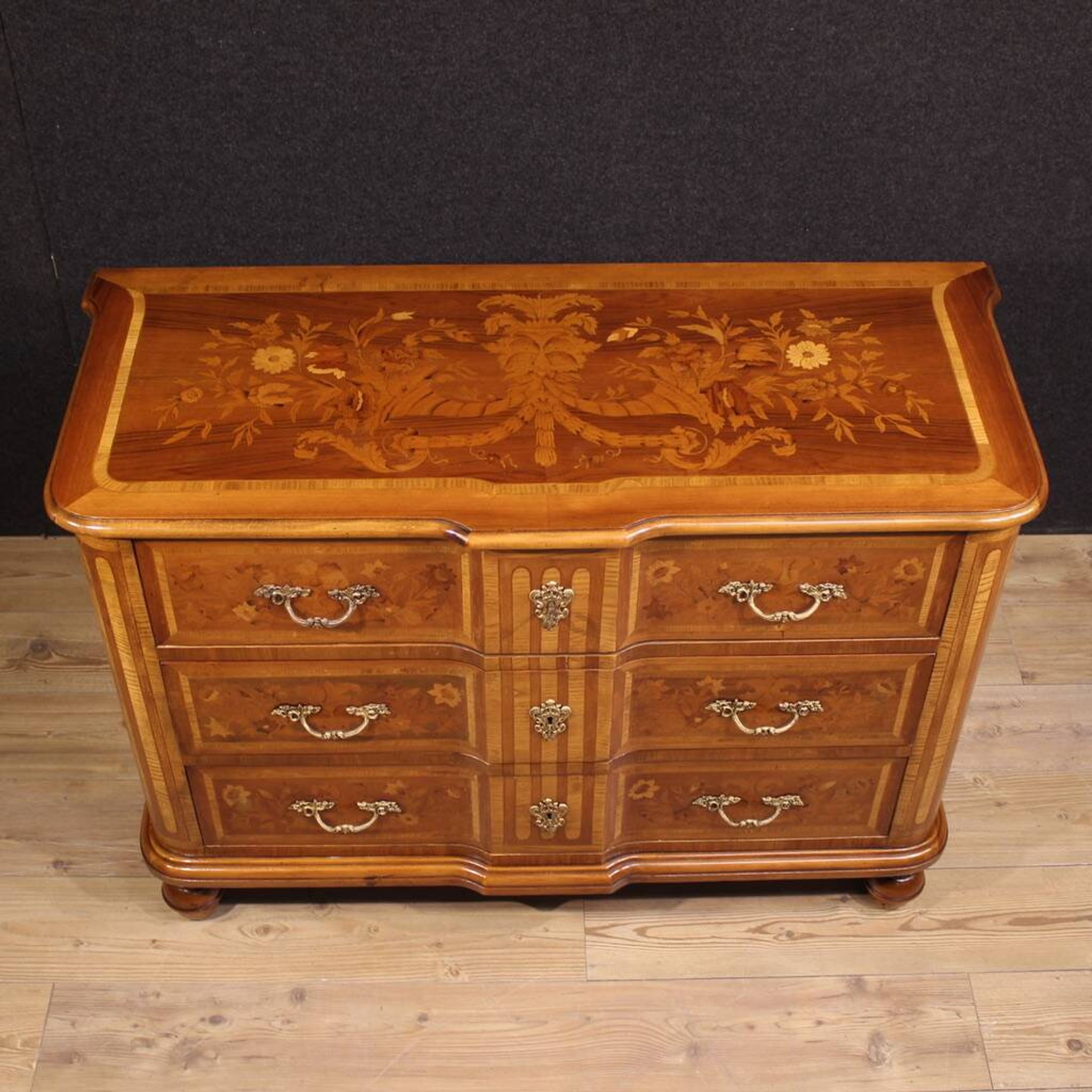 Commode en marqueterie italienne du 20e siècle