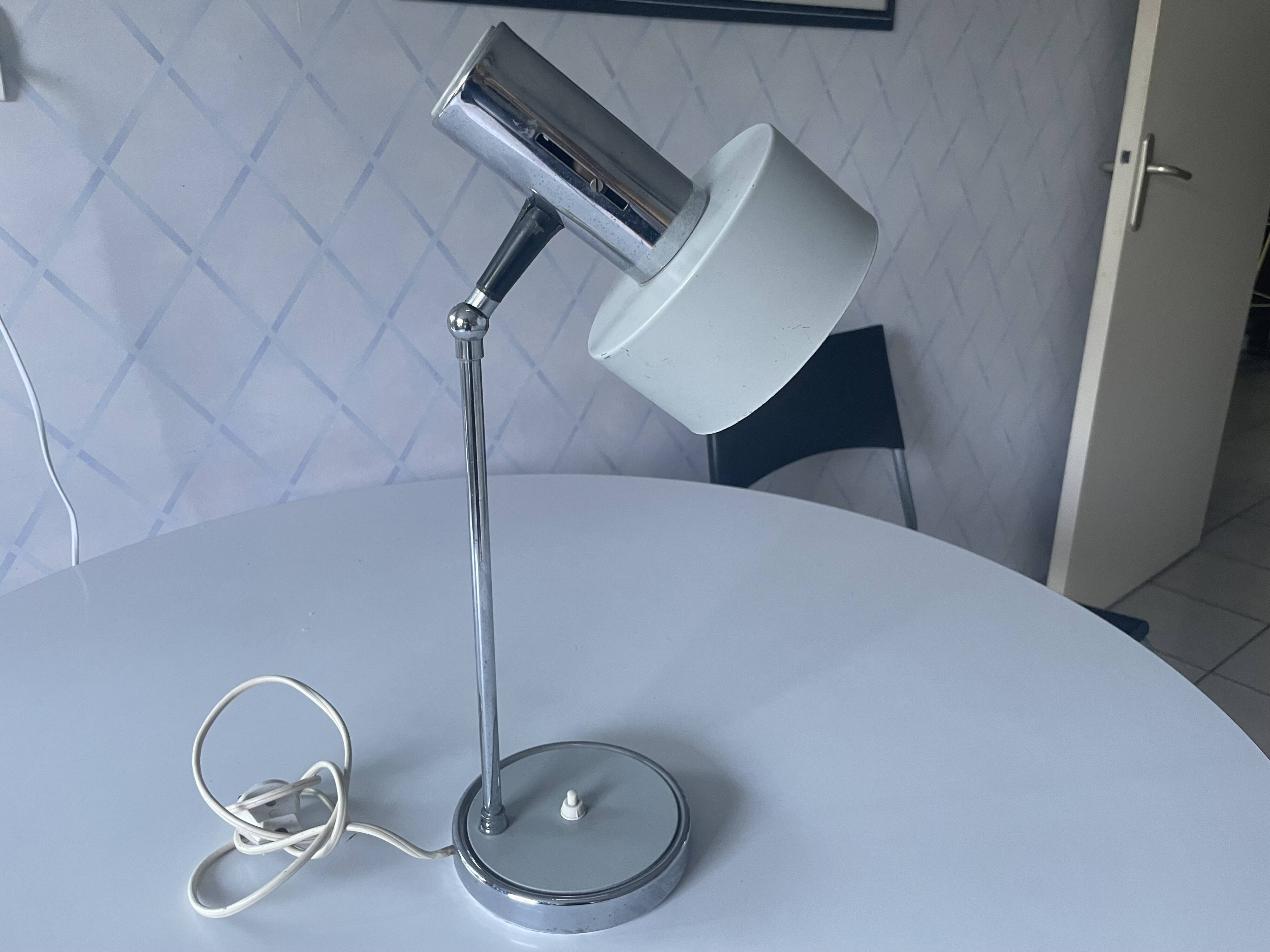 Workshop lamp