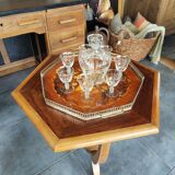 Pedestal table