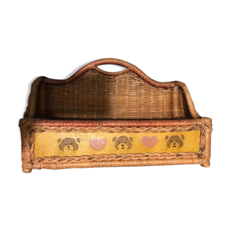 Wicker shelf
