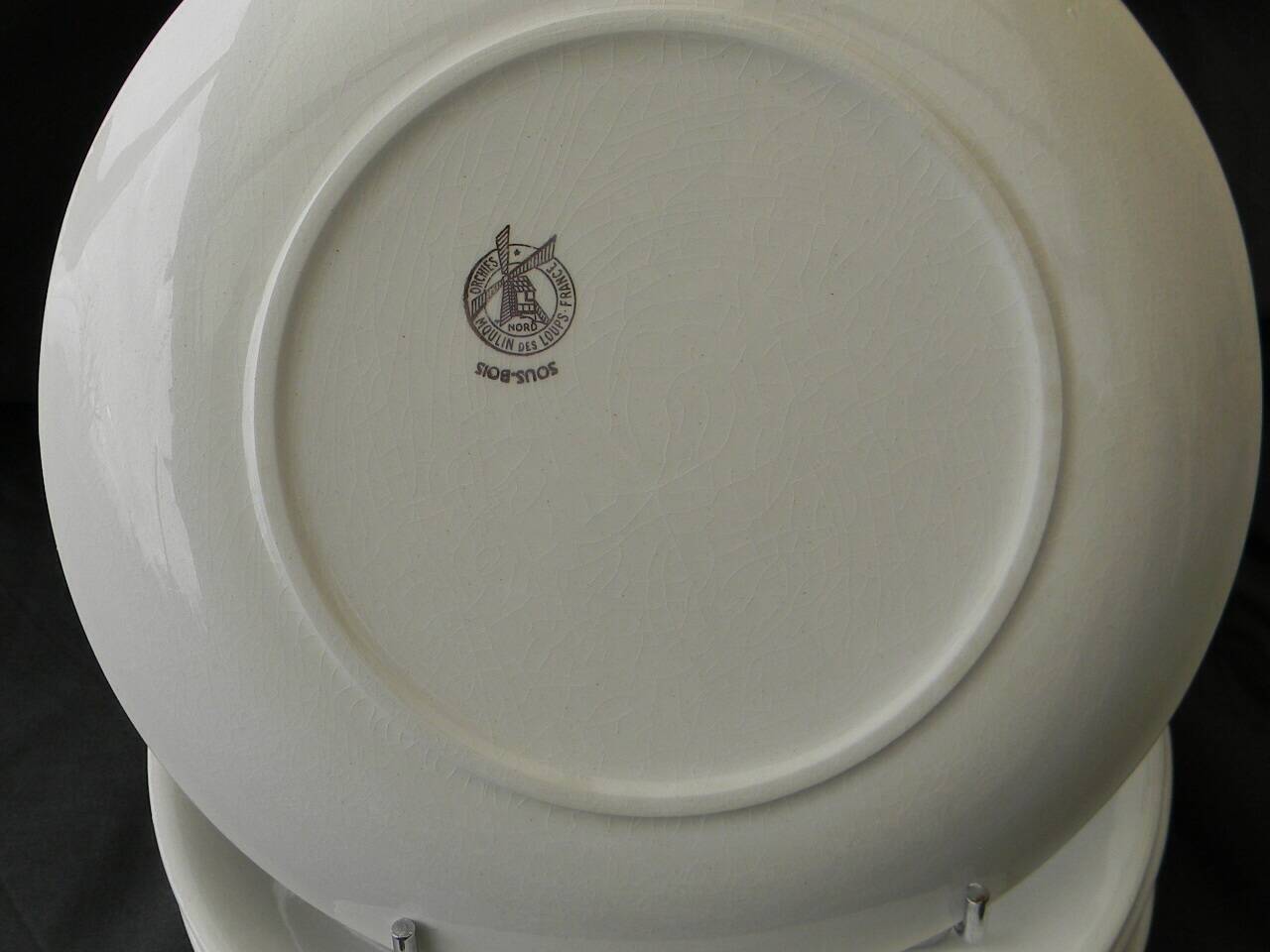 Set of 8 dessert plates in earthenware from ORCHIES. Model Underwood.