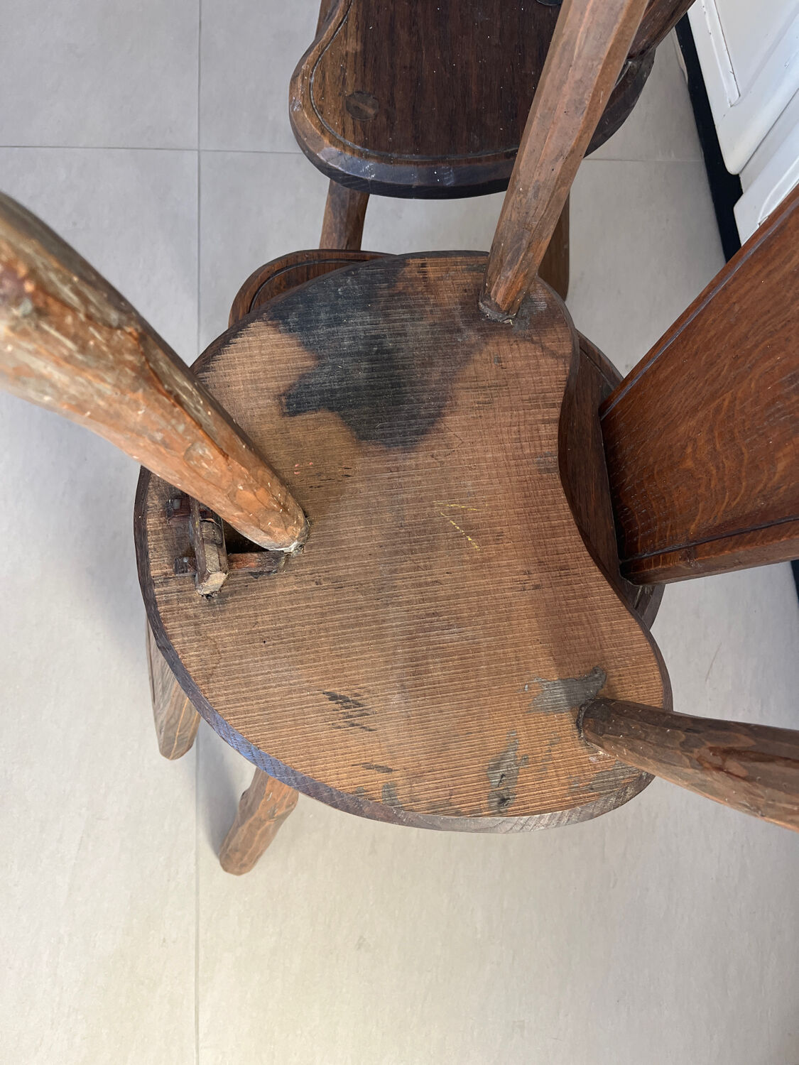 Table with its 4 brutalist chairs from the 1960s.