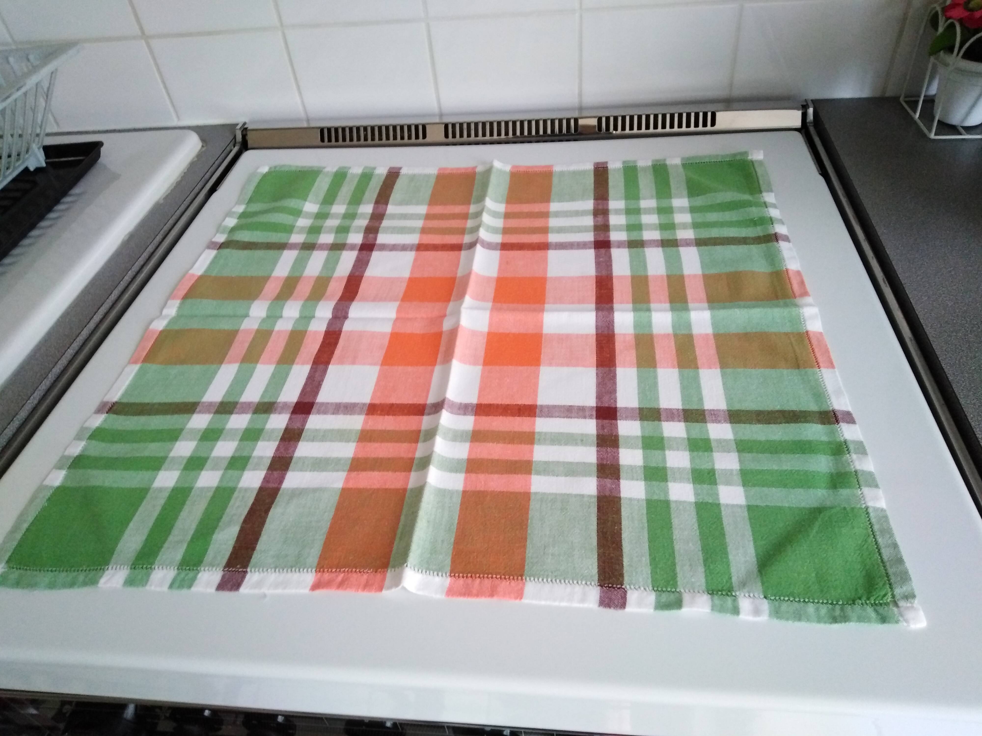 12 serviettes de table à carreaux vintage
