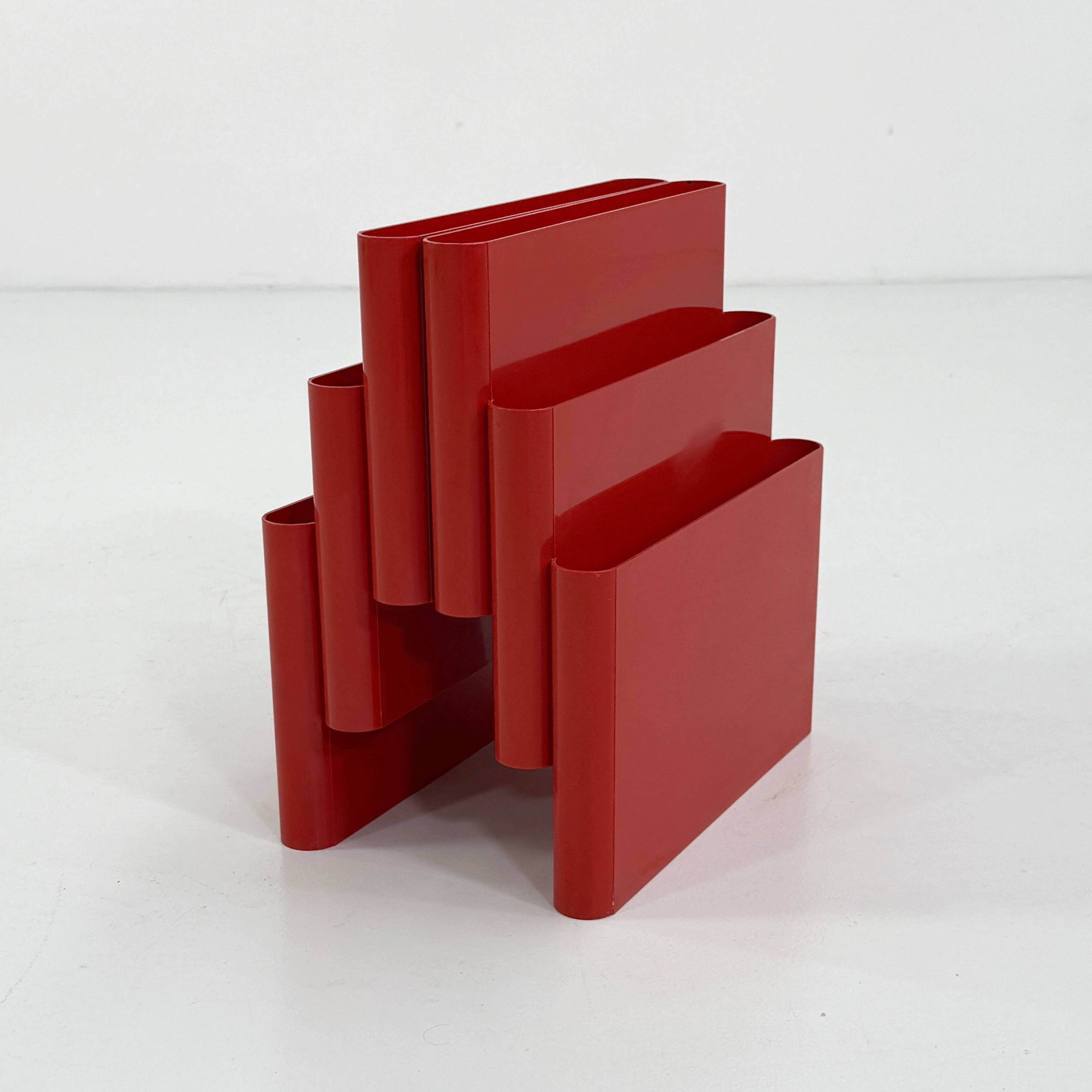 Red magazine rack by Giotto Stoppino for Kartell, 1970