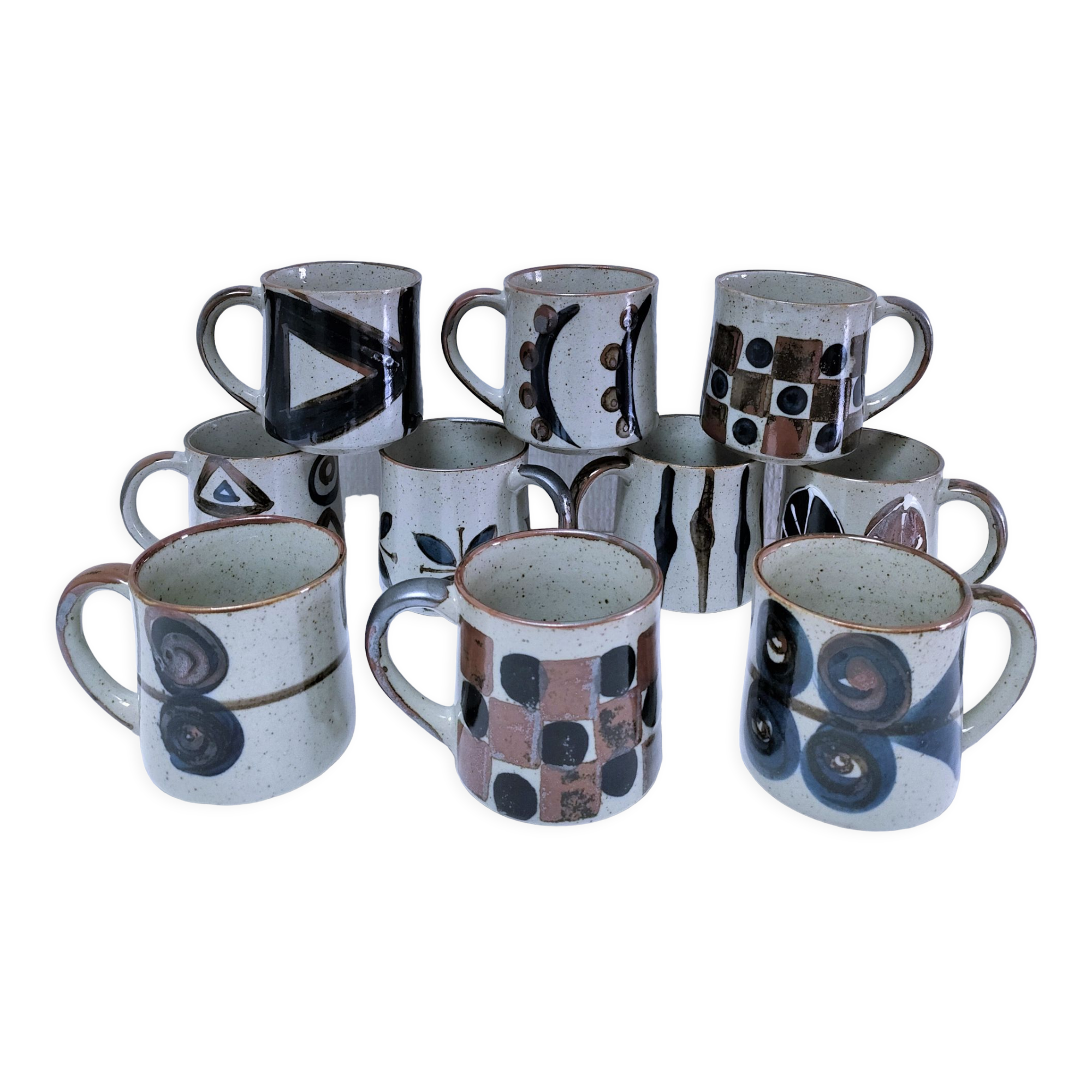 Dix mugs en grès émaillé décors bleu et ocre design années 80