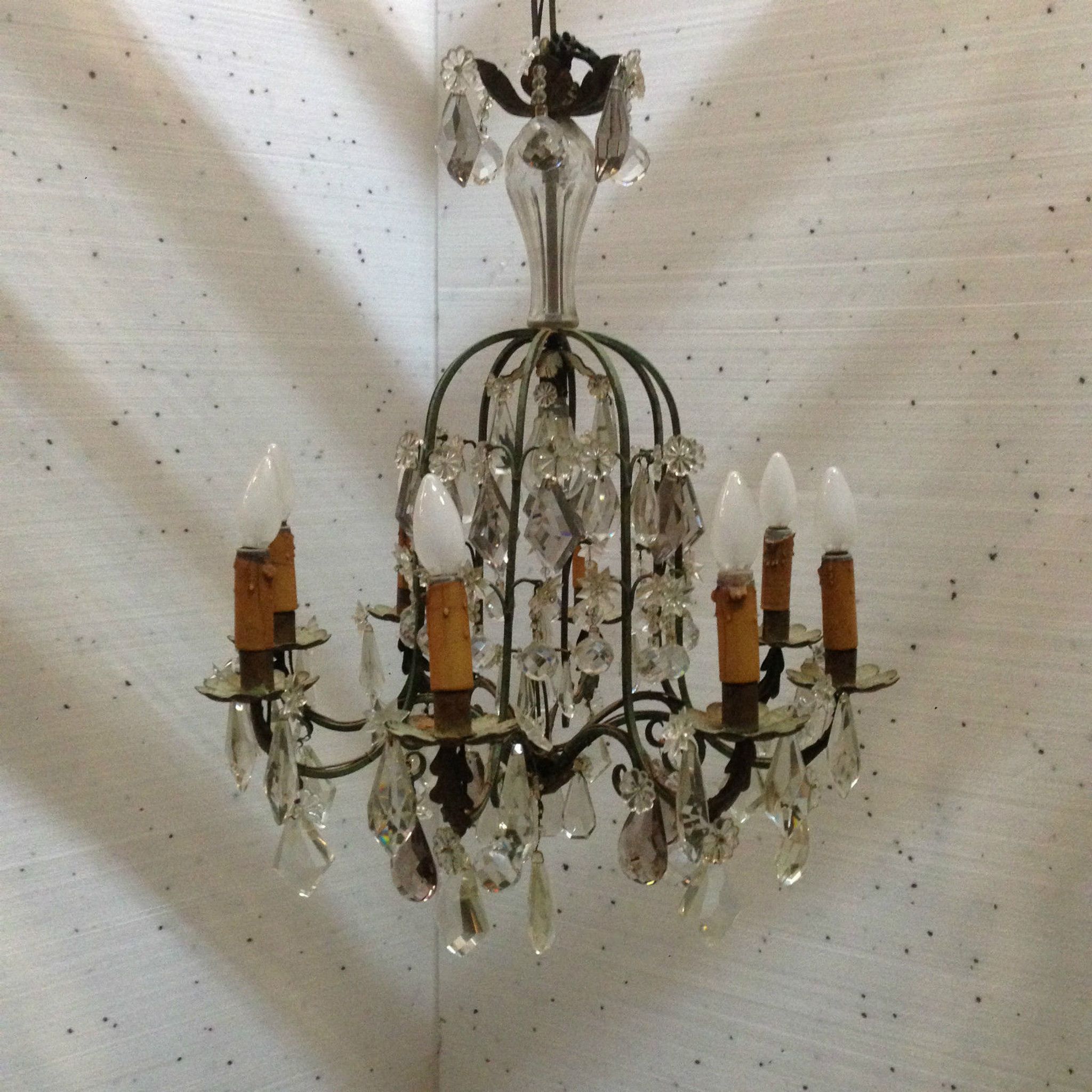 Chandelier Louis XV has tassels