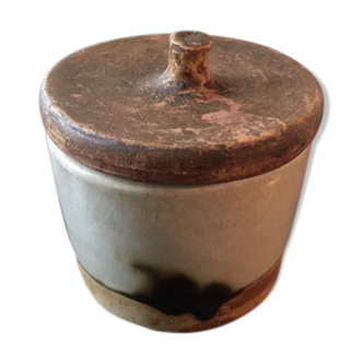 Terracotta pot of Dove Pottery