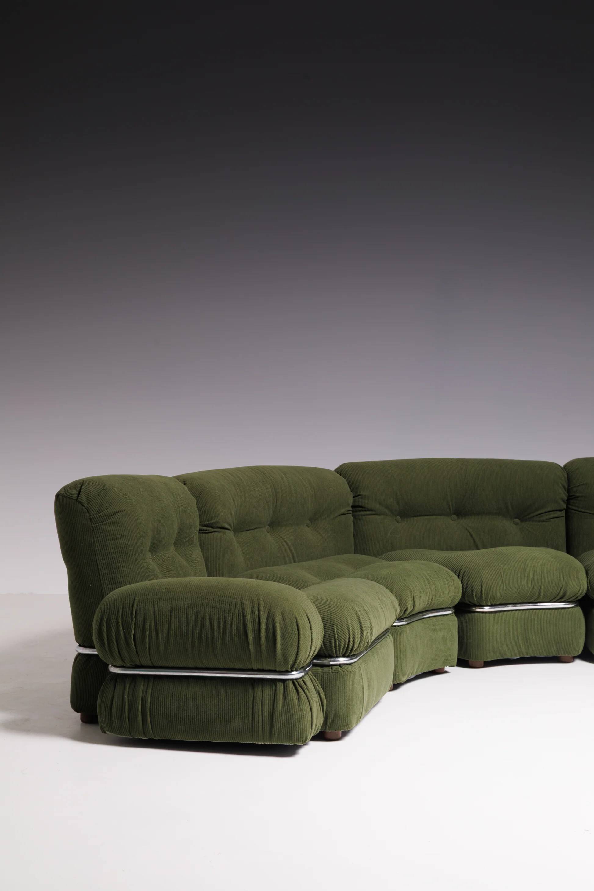 Vintage olive green modular sofa, Italy, 1970s