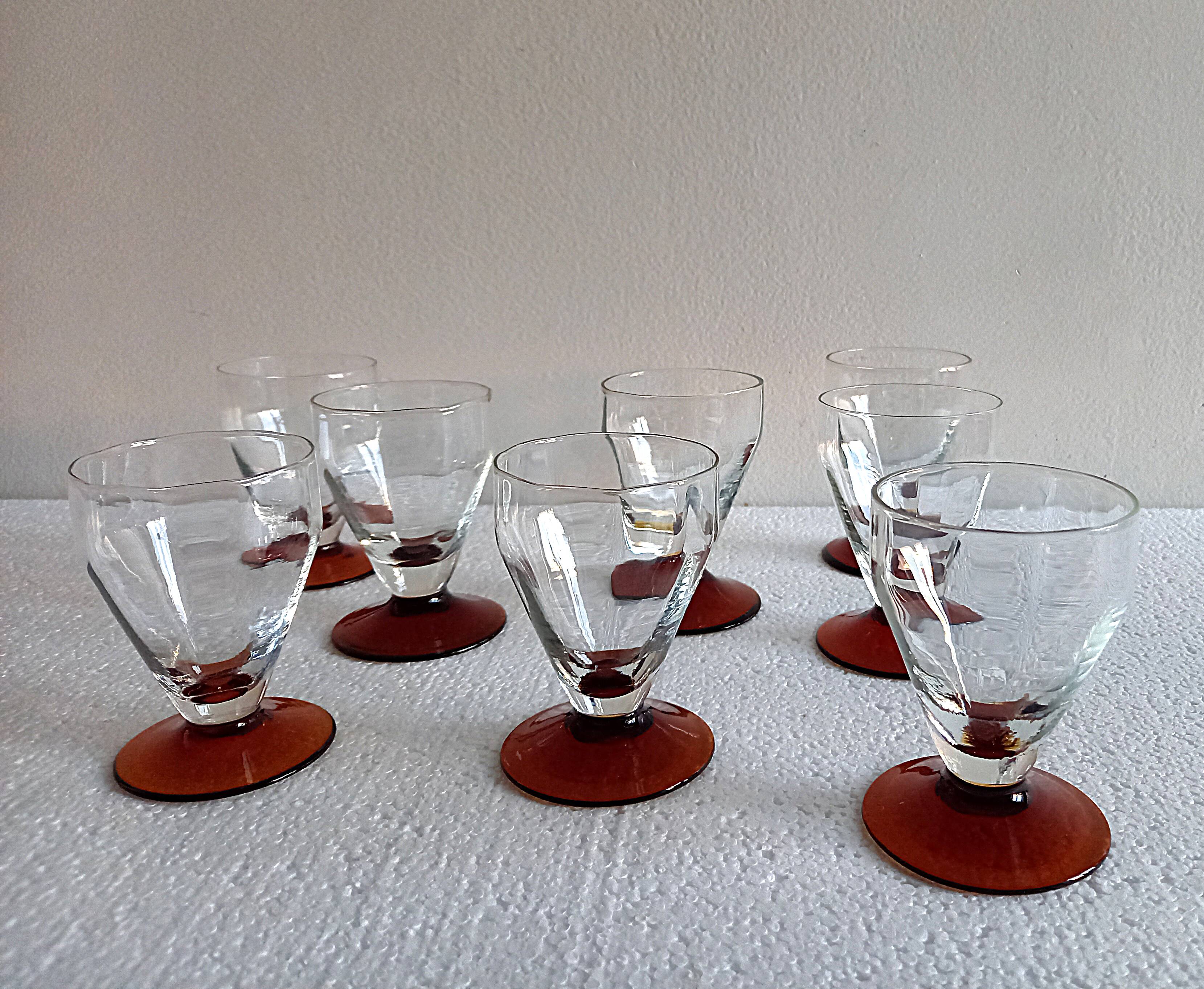 Service set of 8 antique glasses with port faceted or cooked wine Blown glass Amber foot 50s