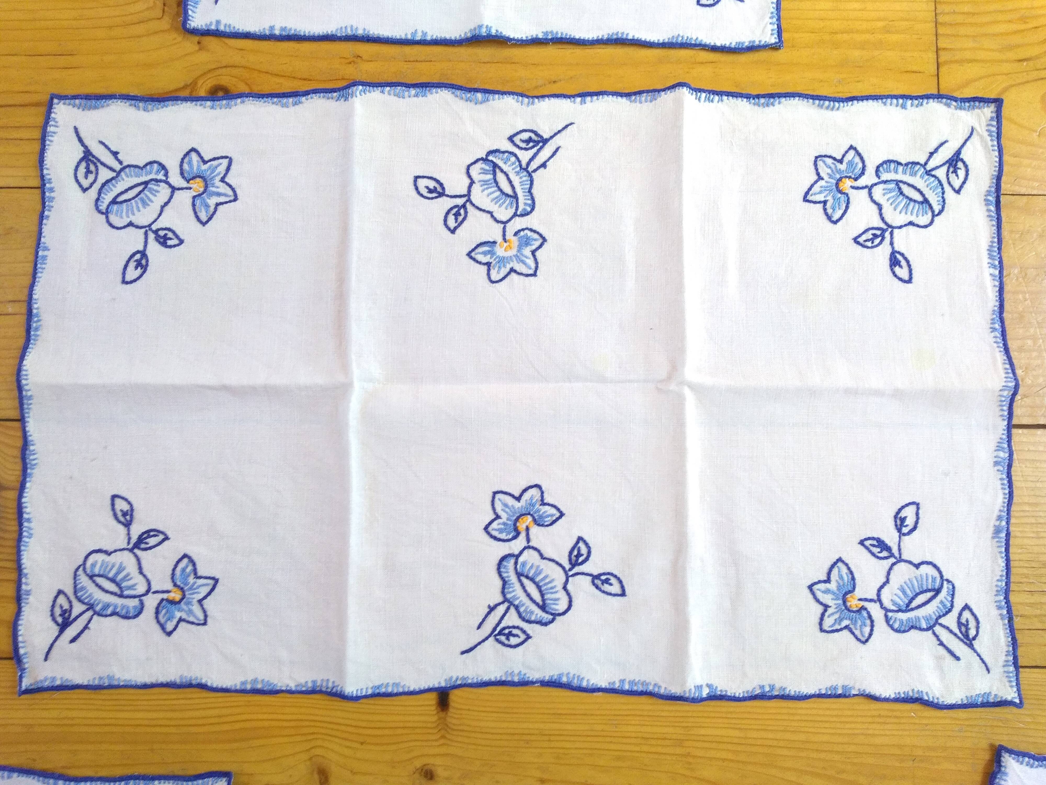 Tea tablecloth and its 6 hand-embroidered towels