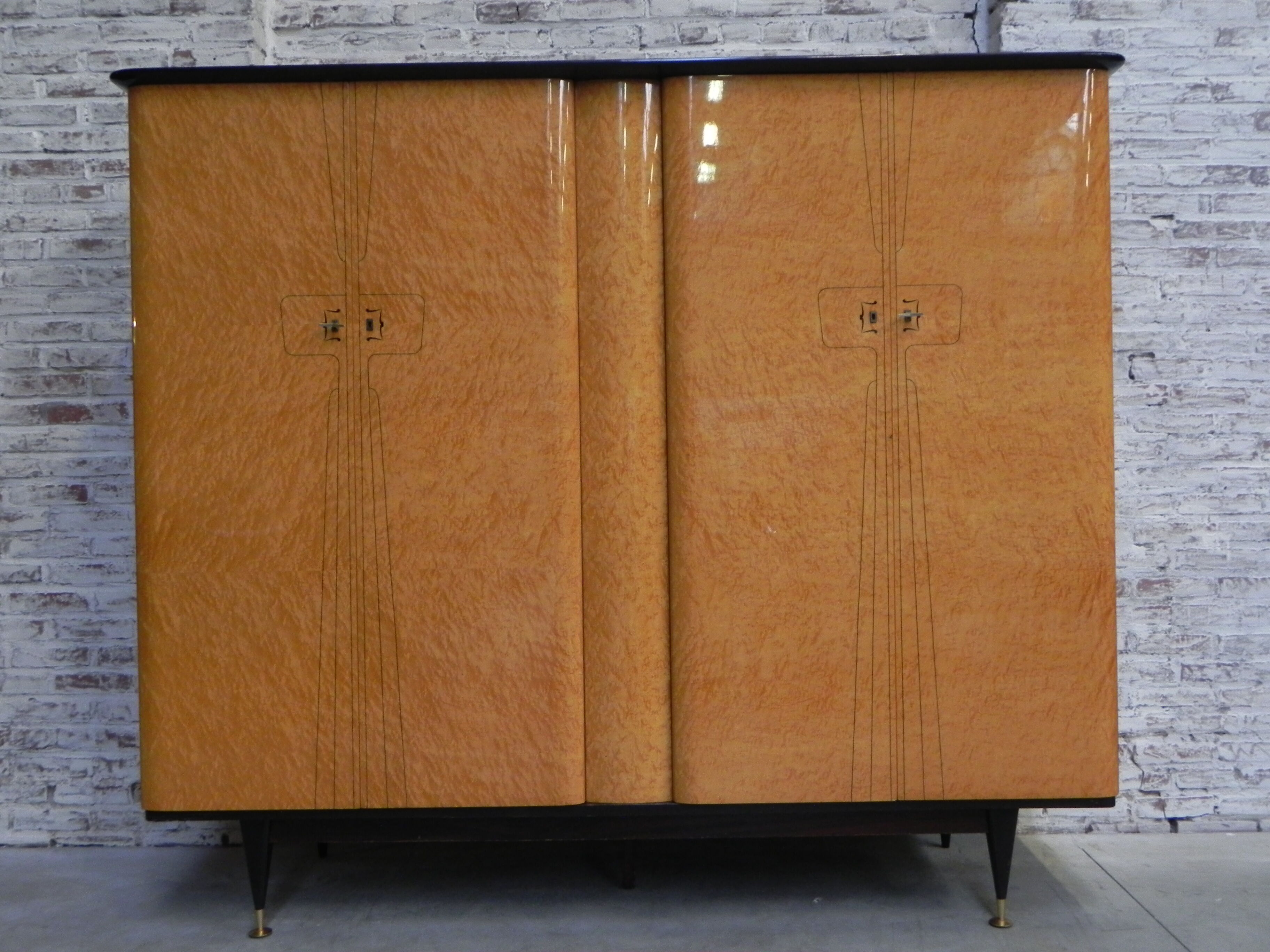 Wardrobe with 4 doors