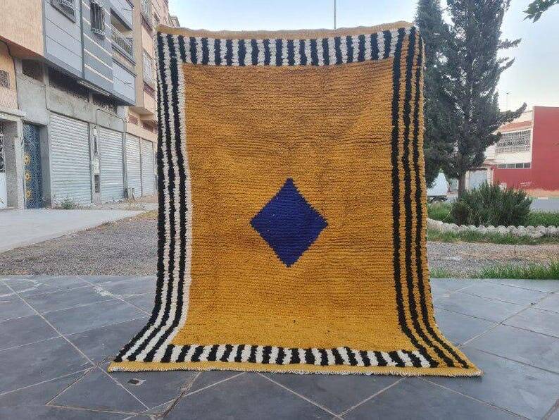 Handmade traditional natural wool rug 2/3 m