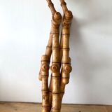 Wall-mounted accordion coat rack