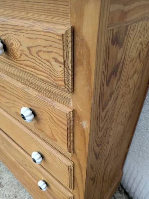 English commode with white handles