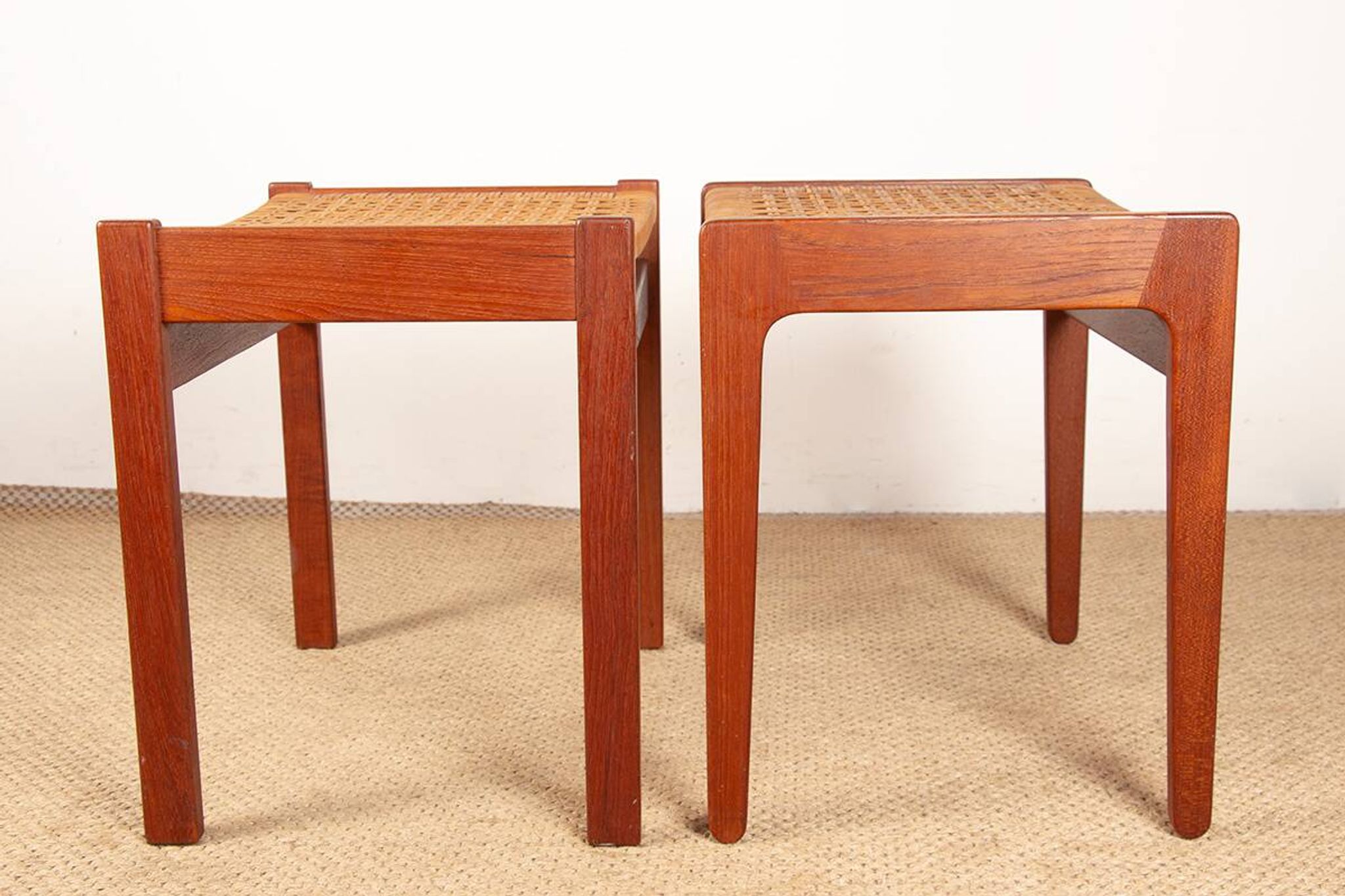 Paire de tabourets Danois en Teck et Cannage par Peter Hvidt 1960.