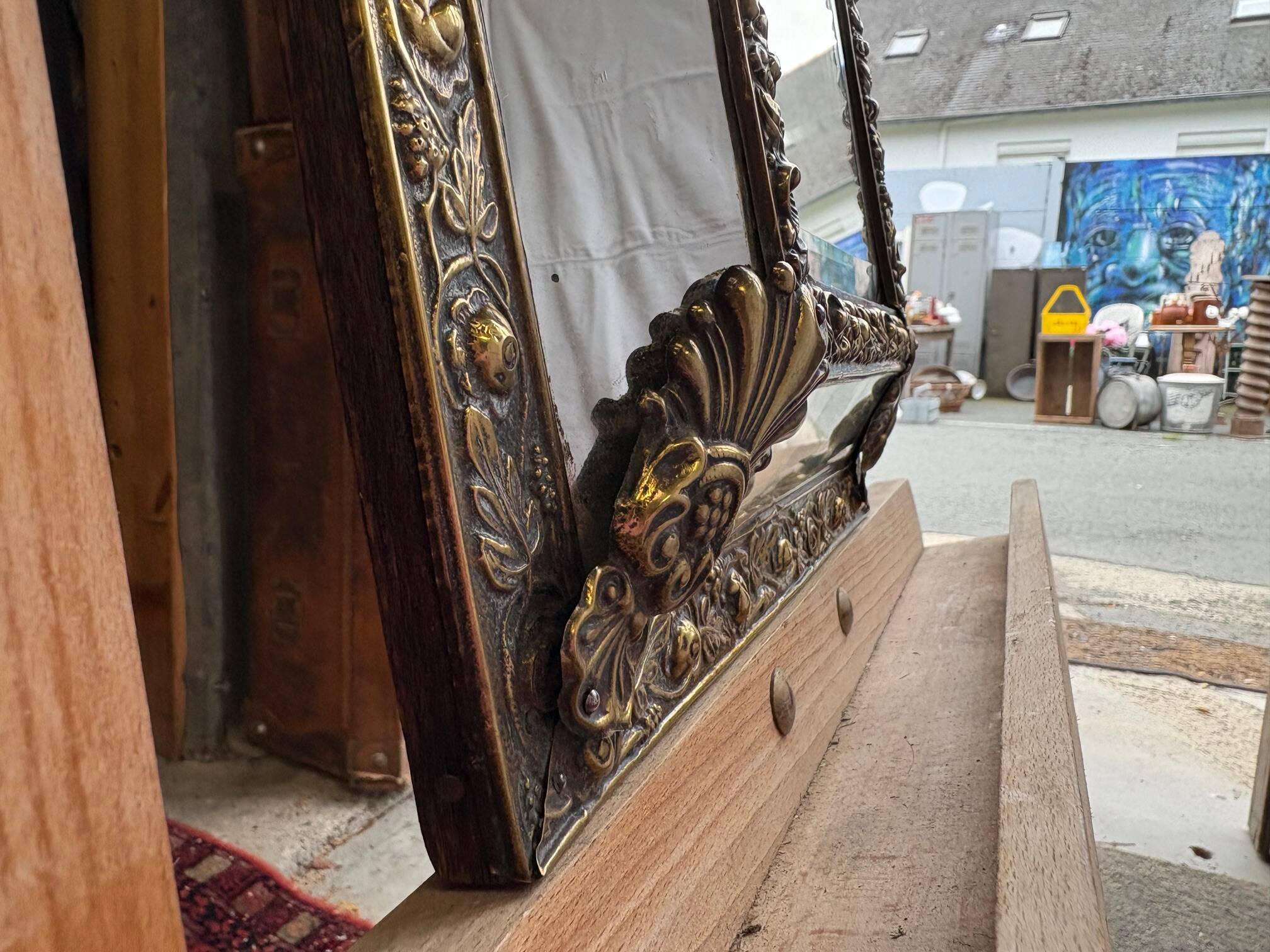 Napoleon III style mirror with gilt brass side panels