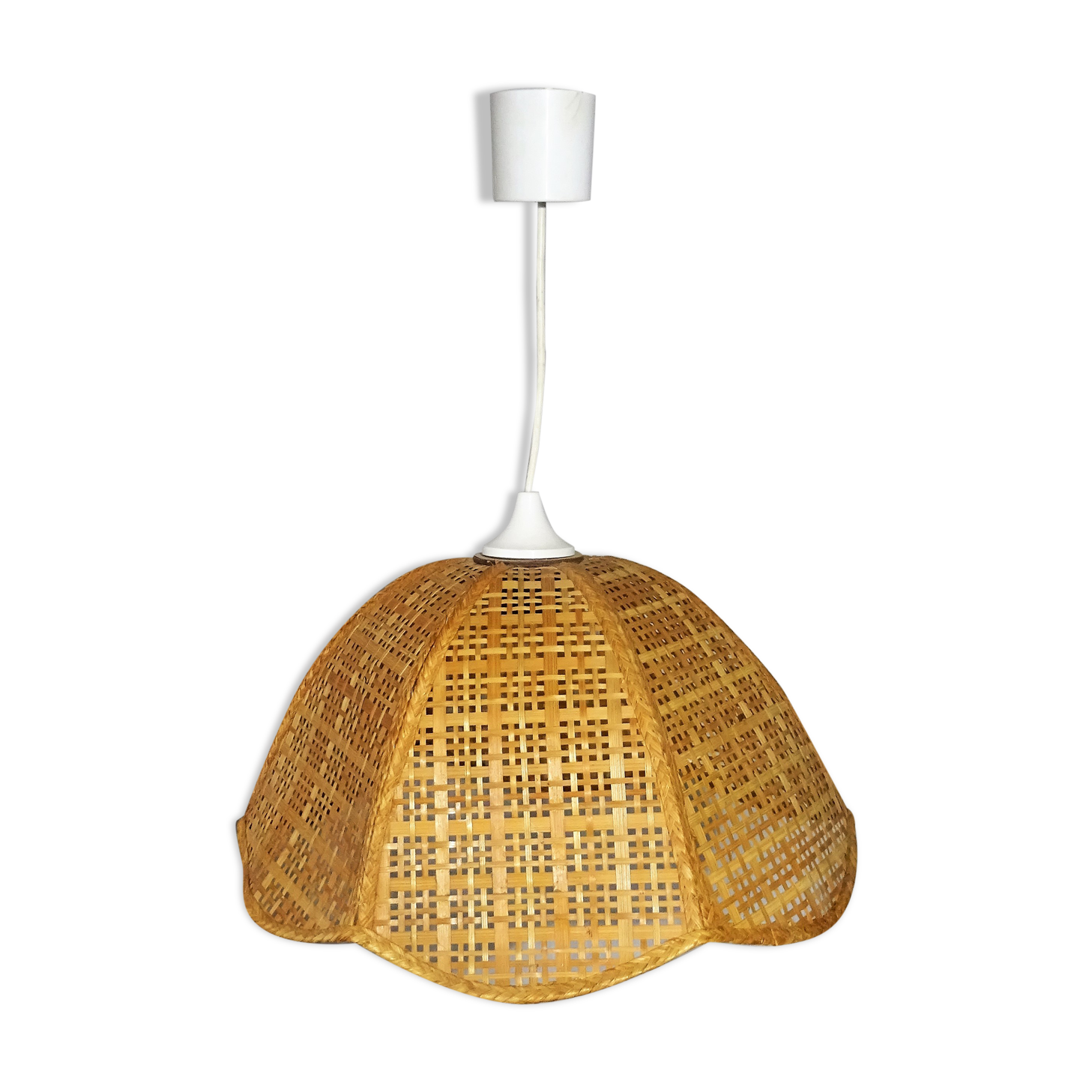 Vintage lampshade in braided rattan