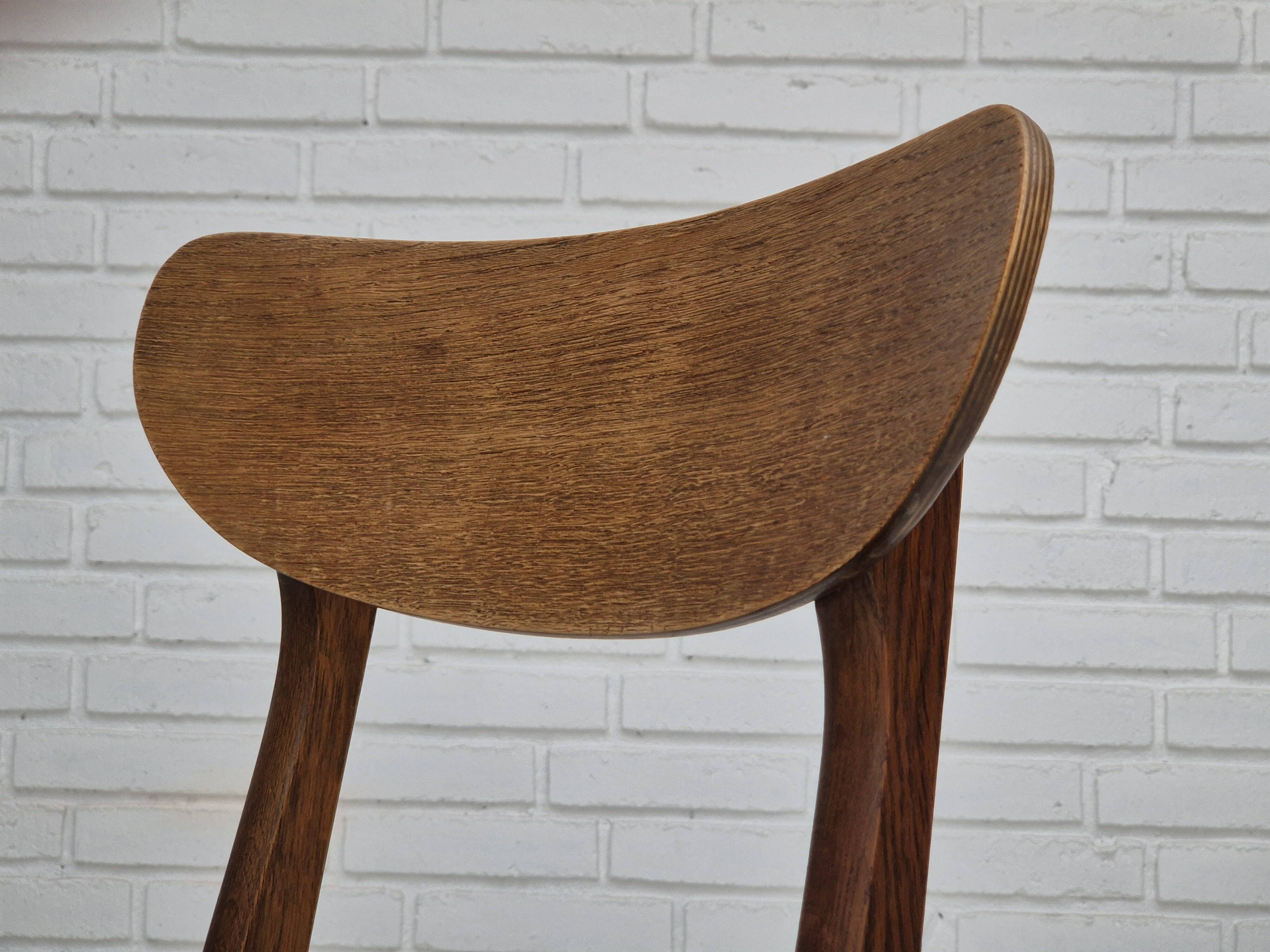 1960s, set of 6 Danish dinning chairs, solid oak wood, reupholstered.